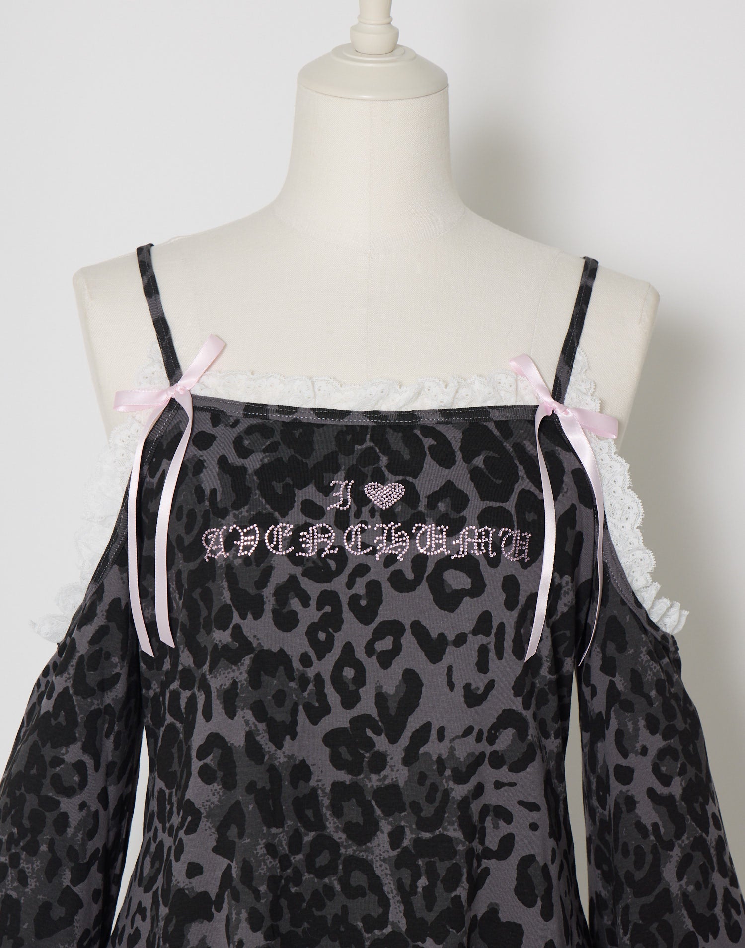 AVENCHUMU Leopard print open shoulder tops