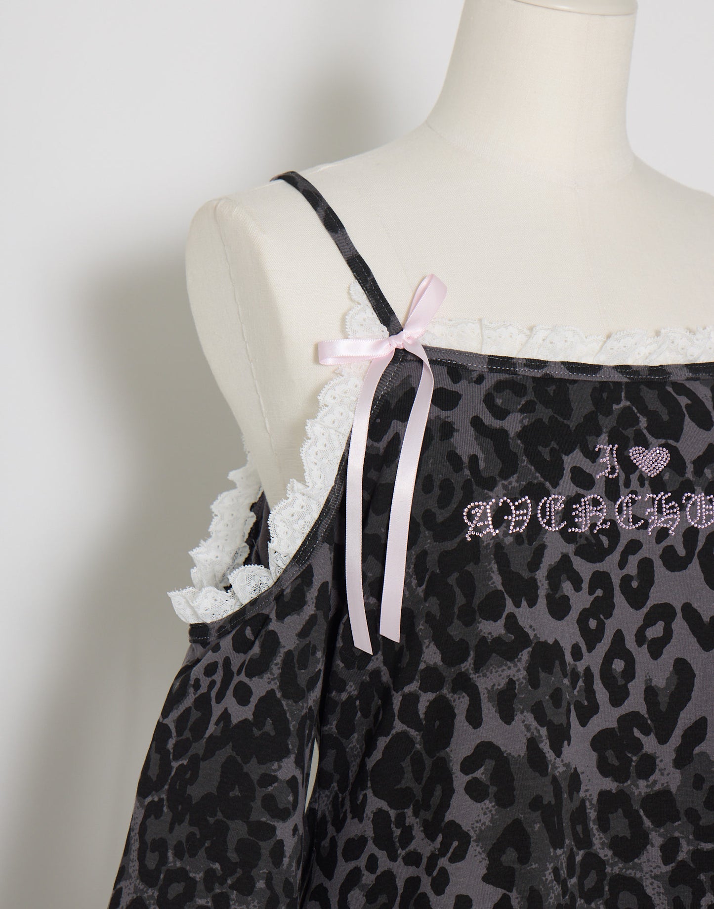 AVENCHUMU Leopard print open shoulder tops