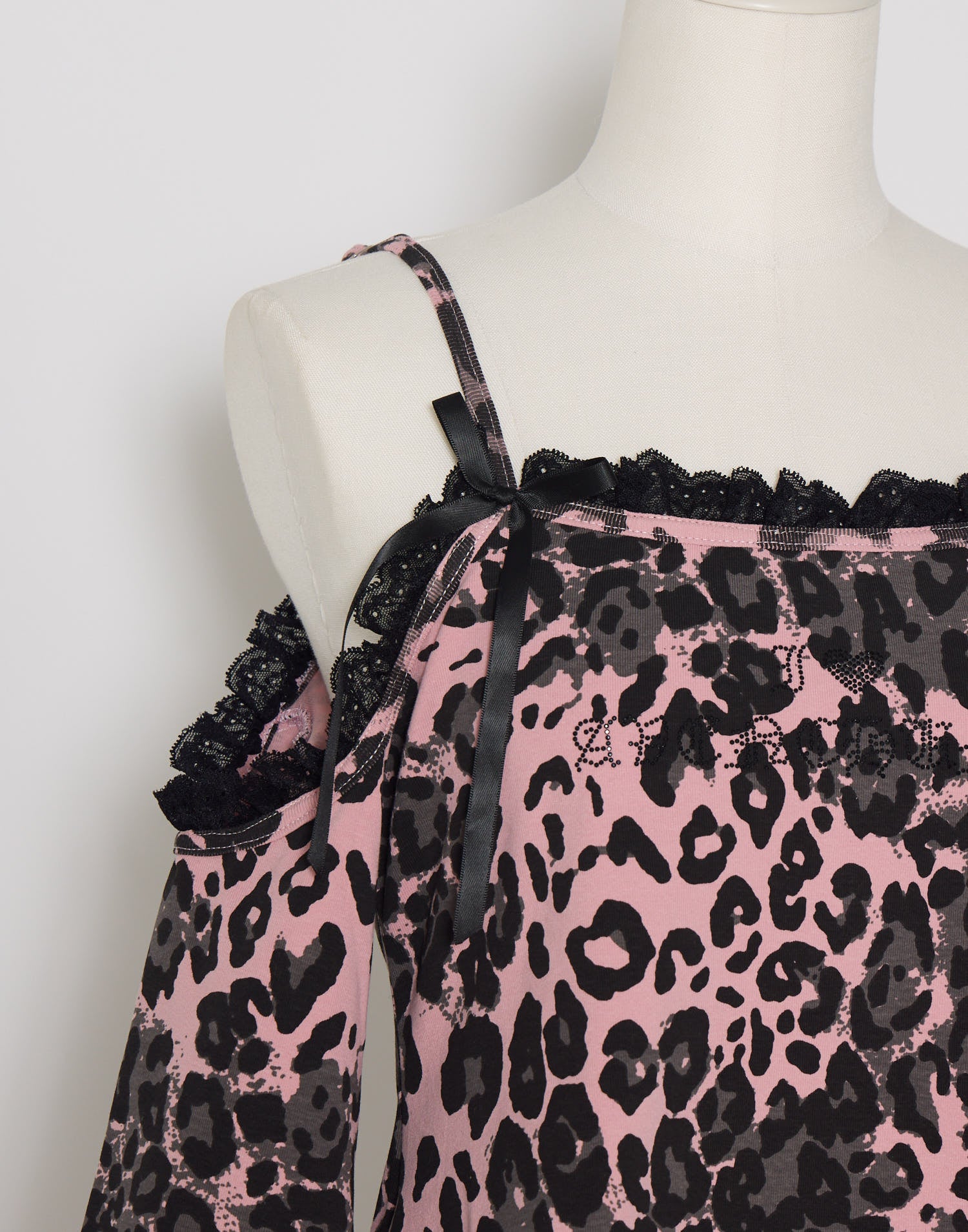 AVENCHUMU Leopard print open shoulder tops