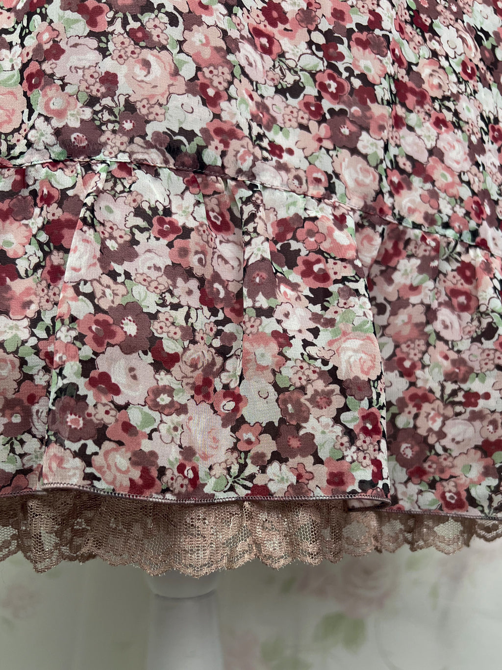 L'EST ROSE Floral Lace Front Shirring Strap Dress