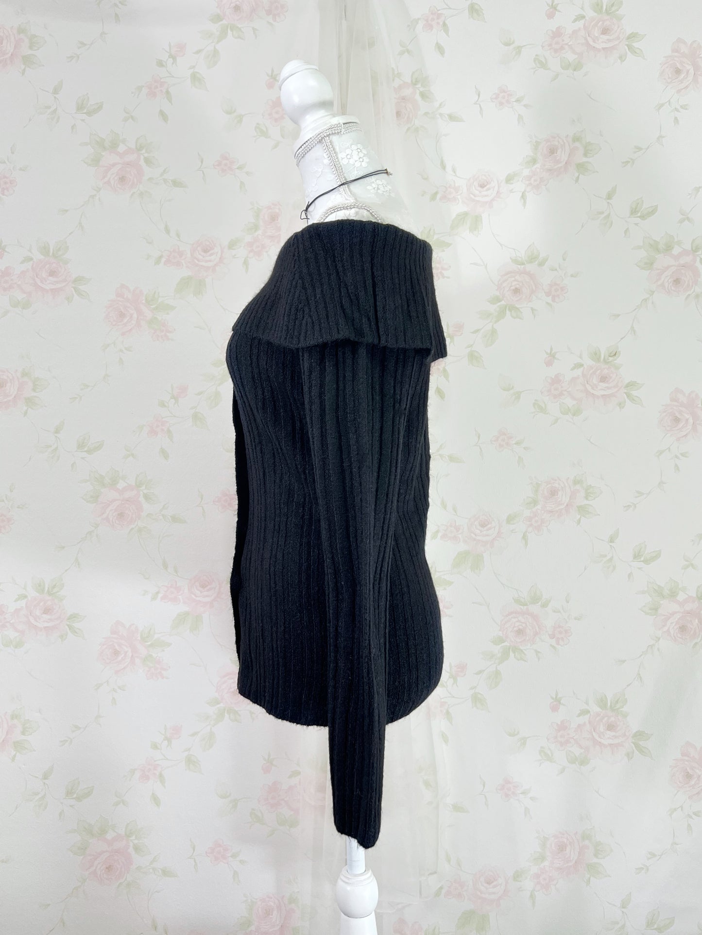 GRL Off Shoulder Button Up Knit Top (Black)