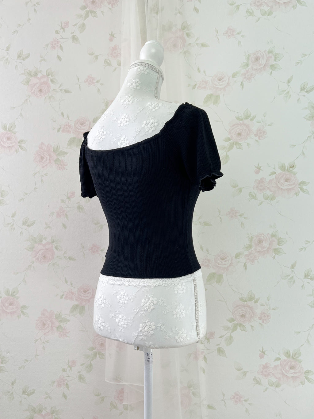 Lace Shoujo Milkmaid Tops (Black)