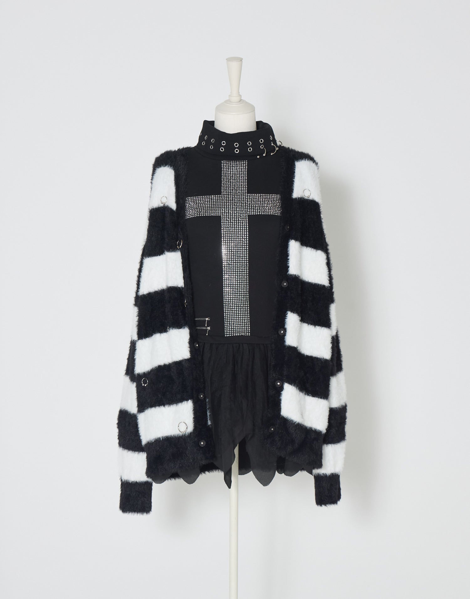 AVENCHUMU Pierced brass knuckles border shaggy knit cardbigan