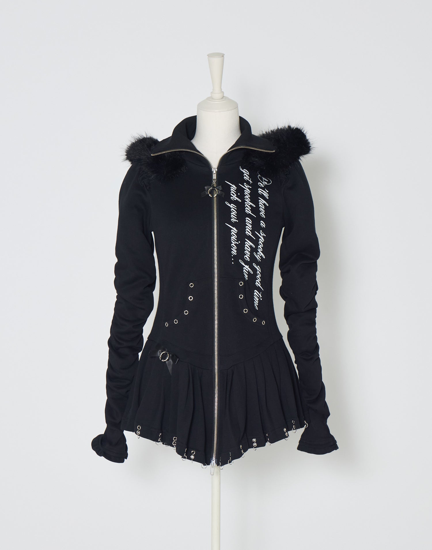 AVENCHUMU Pleated devil zip hoodie