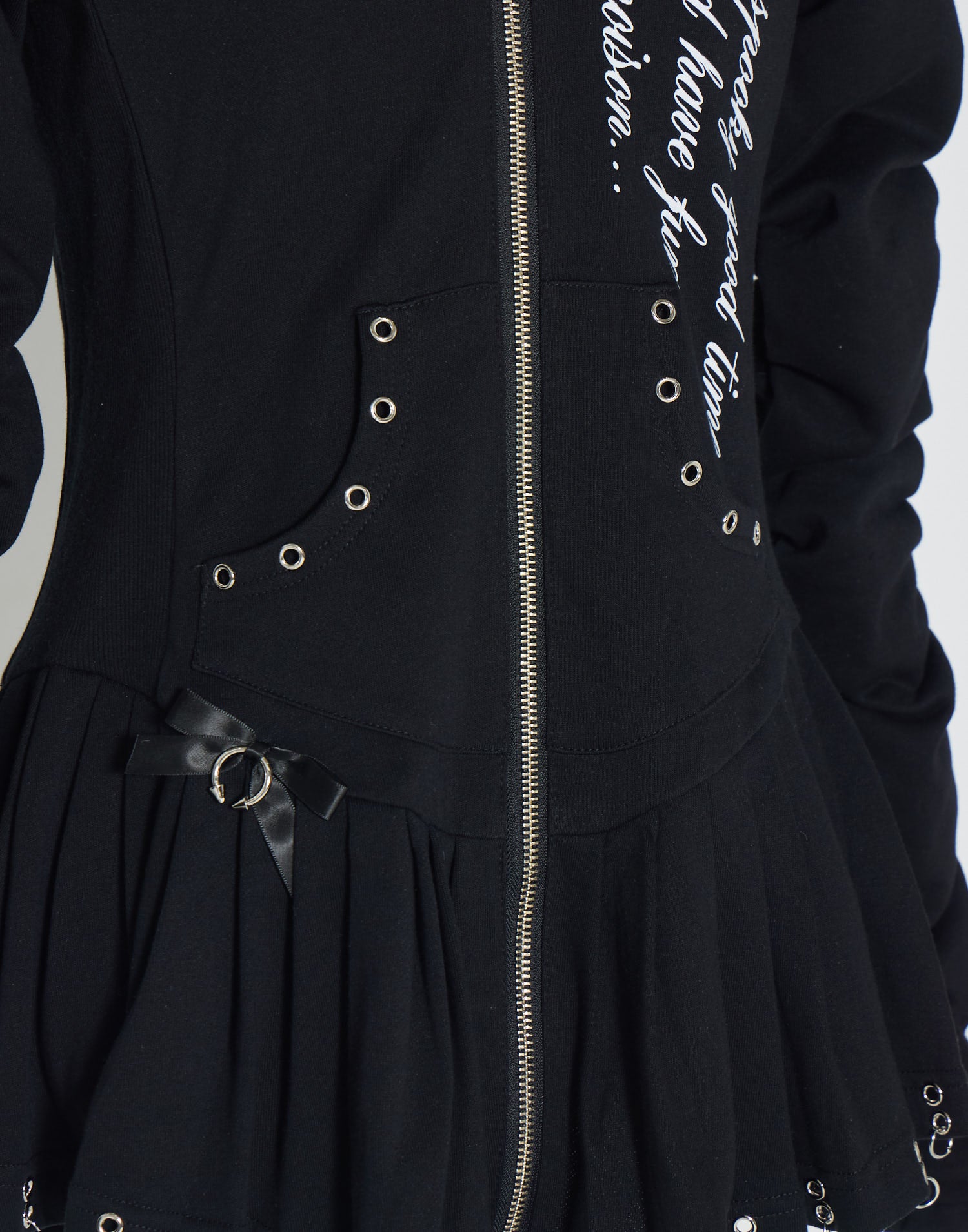 AVENCHUMU Pleated devil zip hoodie
