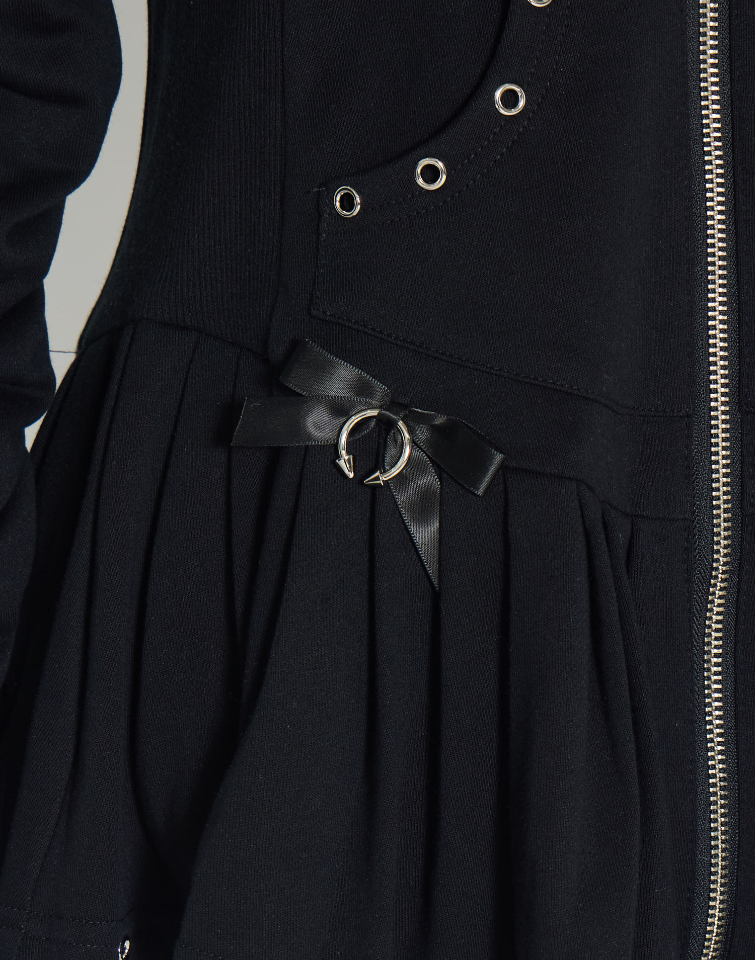 AVENCHUMU Pleated devil zip hoodie