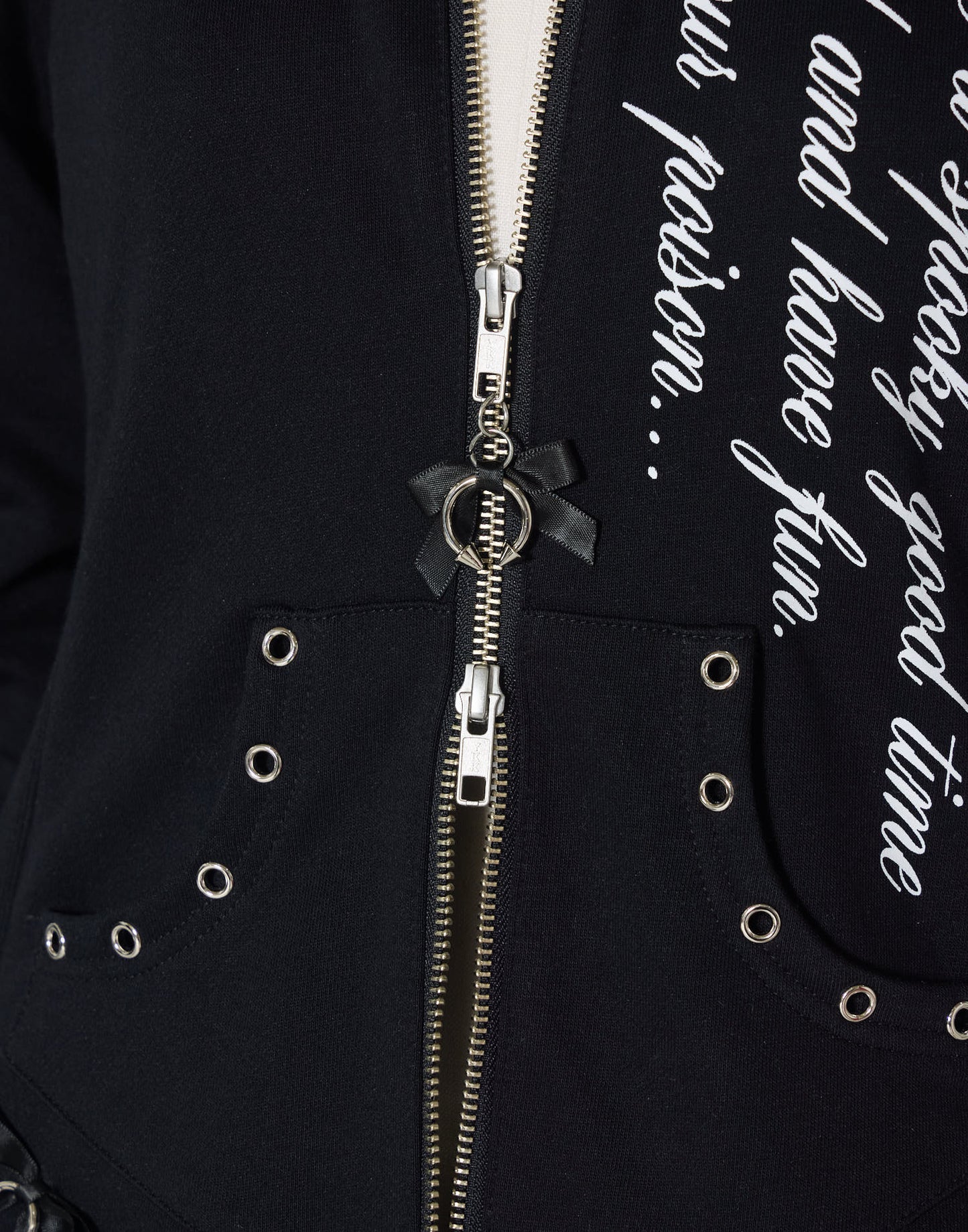 AVENCHUMU Pleated devil zip hoodie