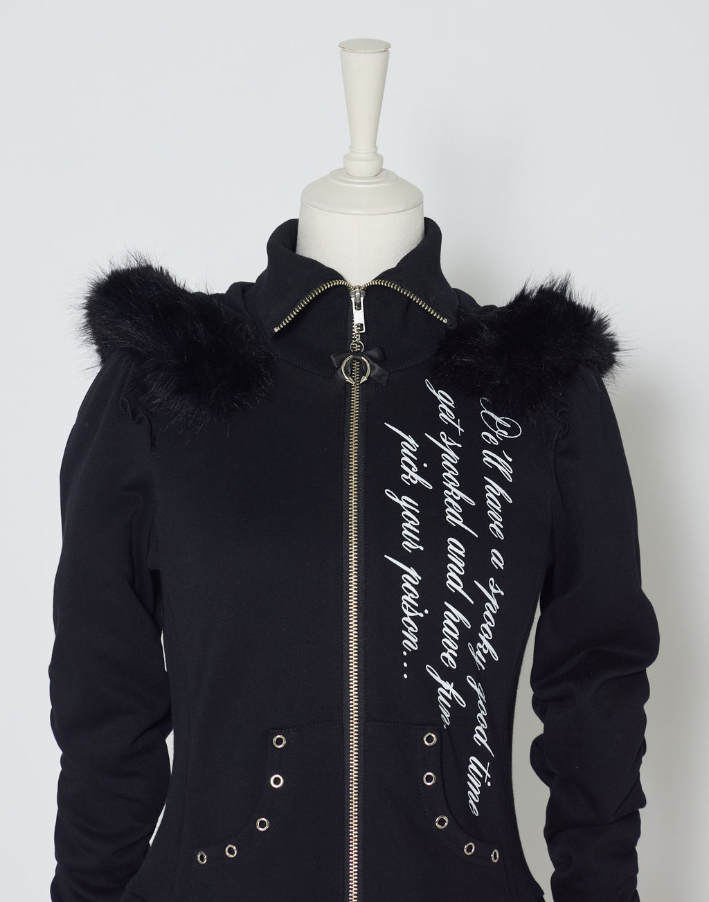 AVENCHUMU Pleated devil zip hoodie