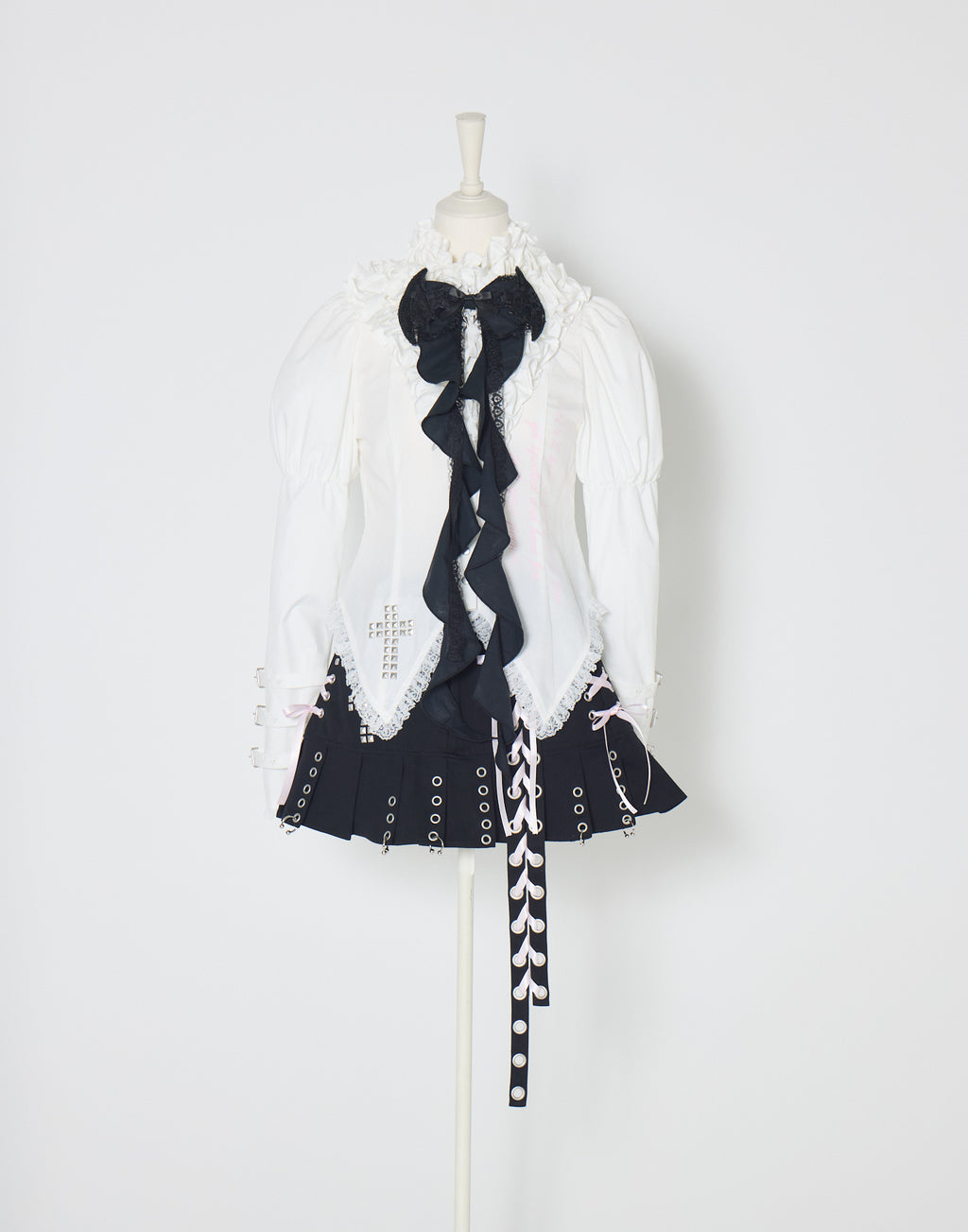 AVENCHUMU side lace up pierce pleated skirt