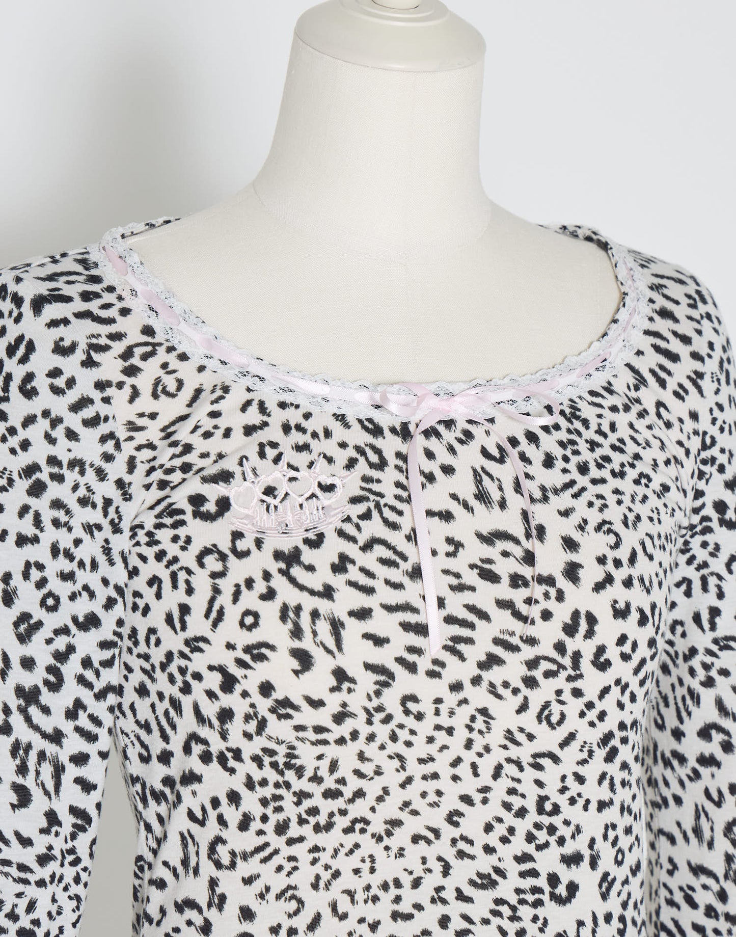 AVENCHUMU Brass knuckle long sleeve frill tops