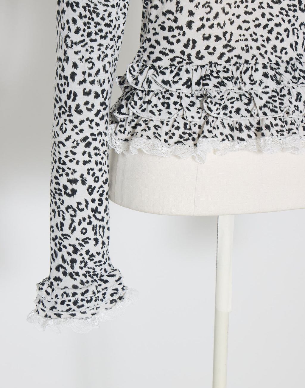 AVENCHUMU Brass knuckle long sleeve frill tops