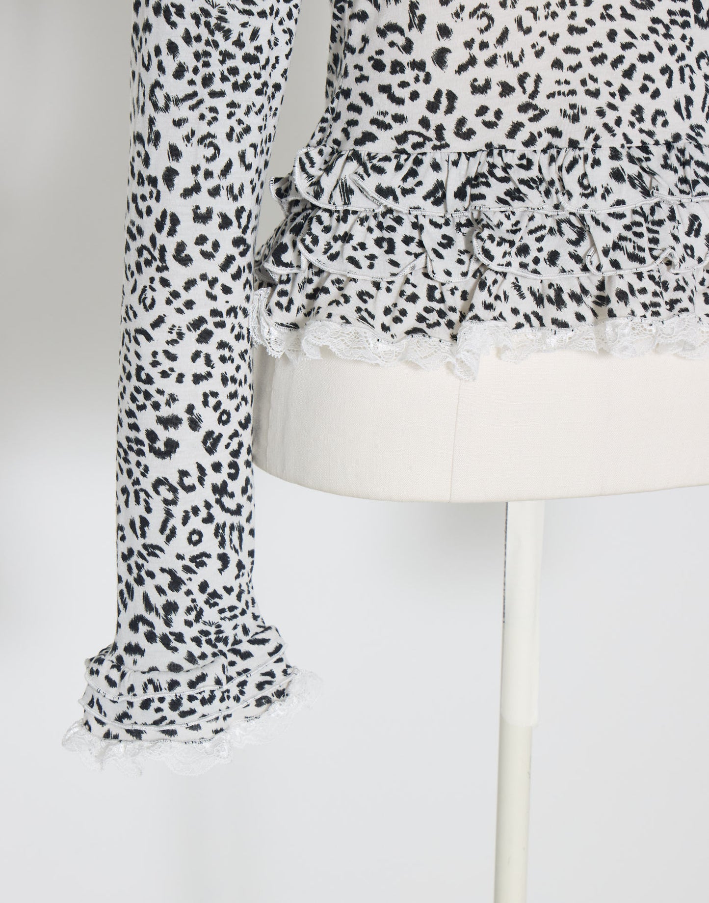 AVENCHUMU Brass knuckle long sleeve frill tops