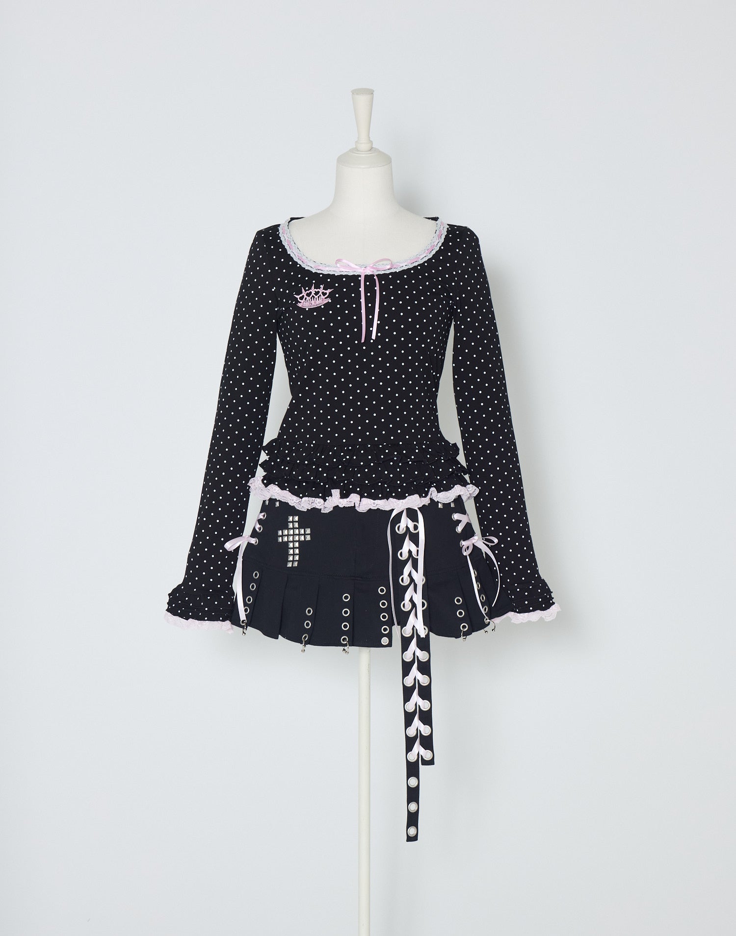AVENCHUMU side lace up pierce pleated skirt