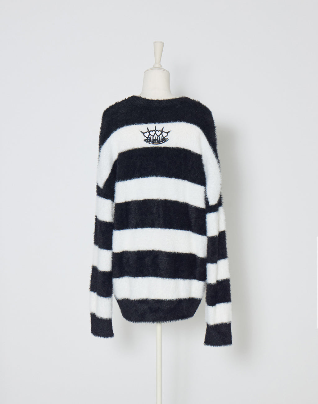 AVENCHUMU Pierced brass knuckles border shaggy knit cardbigan