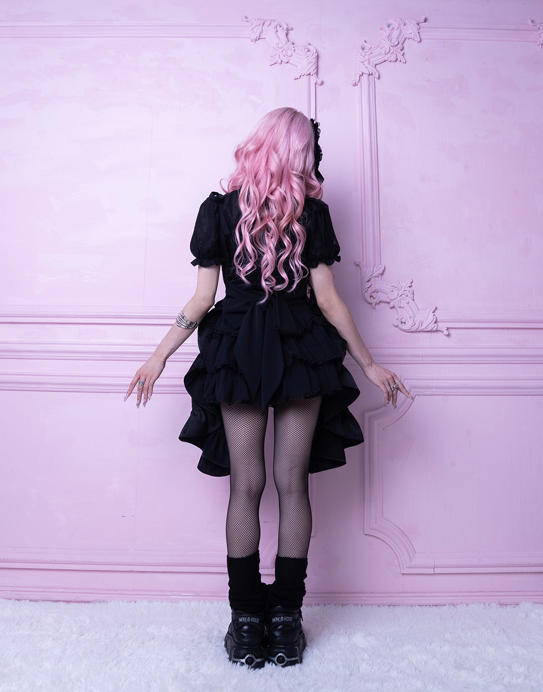 <Deliver in Late September> AVENCHUMU Zip heart ＆ chain ruffle gilet