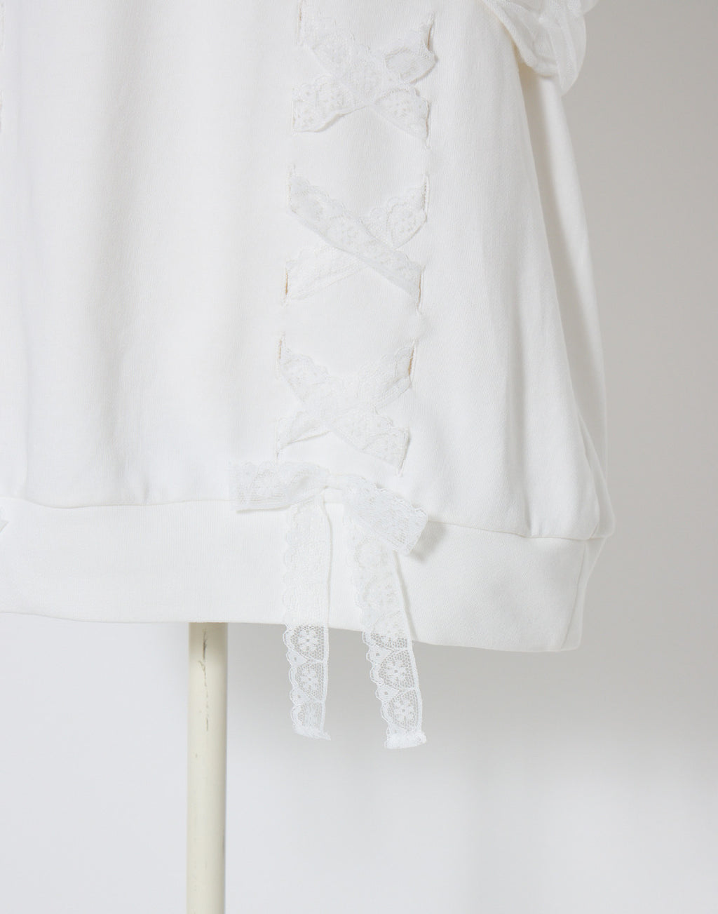 mellfy memory Tulle Ribbon Shoulder Sweat Tunic