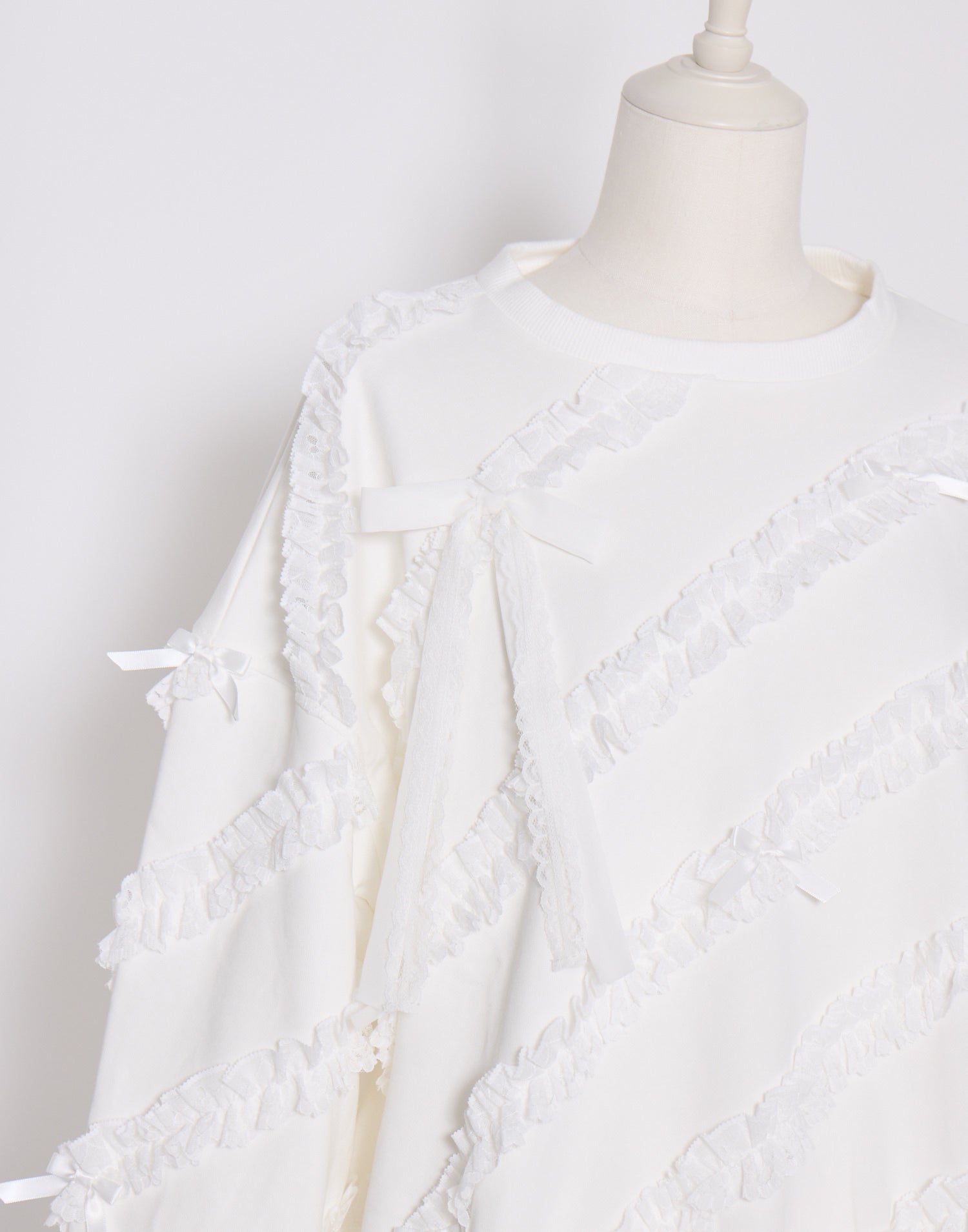 Lolime lacy ribbon sweatshirt