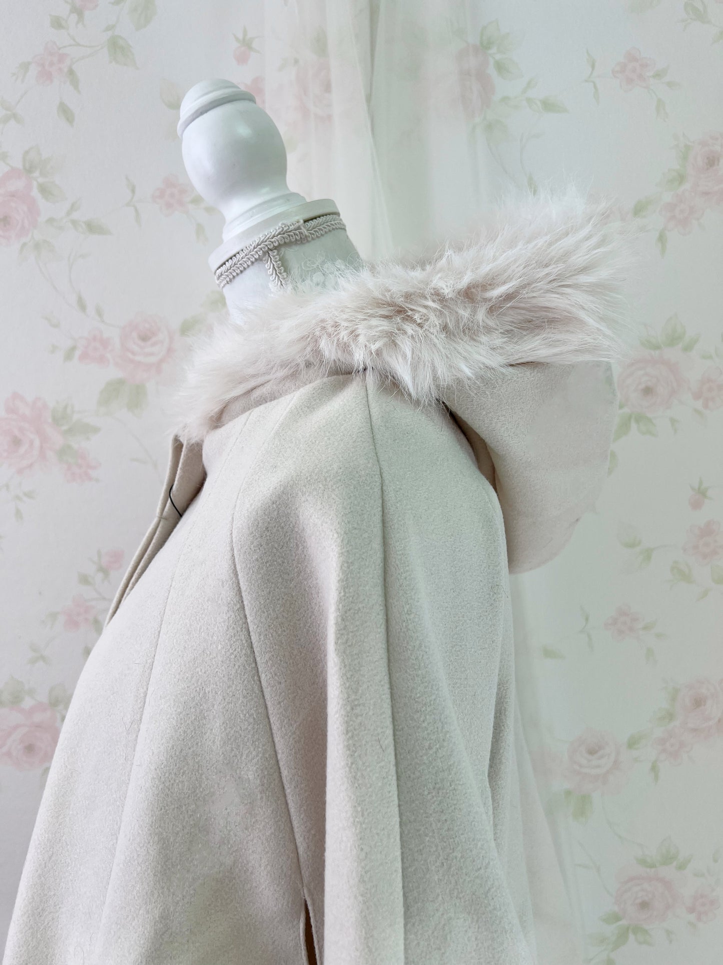 GRL Fake Fur Hood Poncho Coat (Ivory)