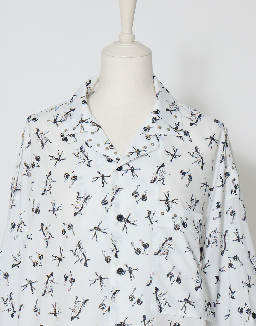 AVENCHUMU ERICO collaboration illustration oversized shirt