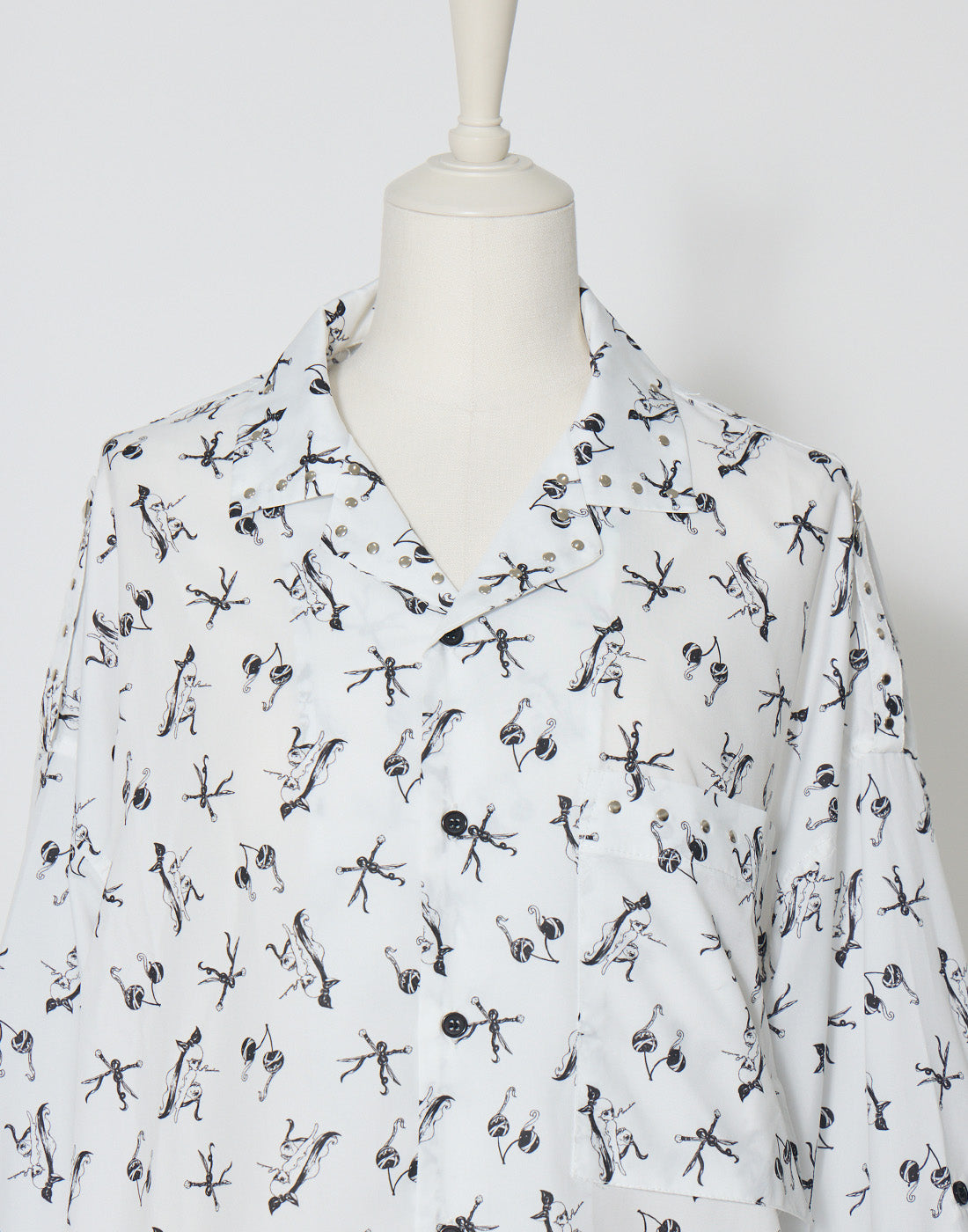 AVENCHUMU ERICO collaboration illustration oversized shirt