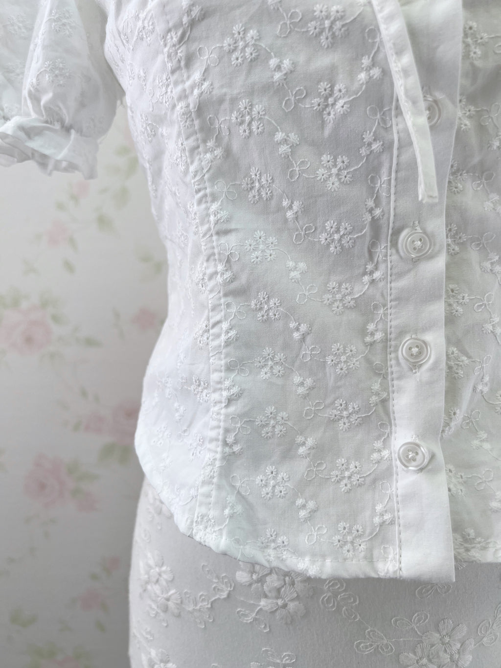 Shoujo Floral Embroidery Blouse