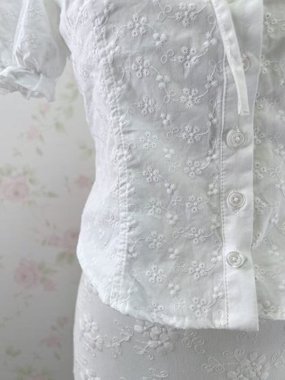 GRL Floral Embroidery Blouse