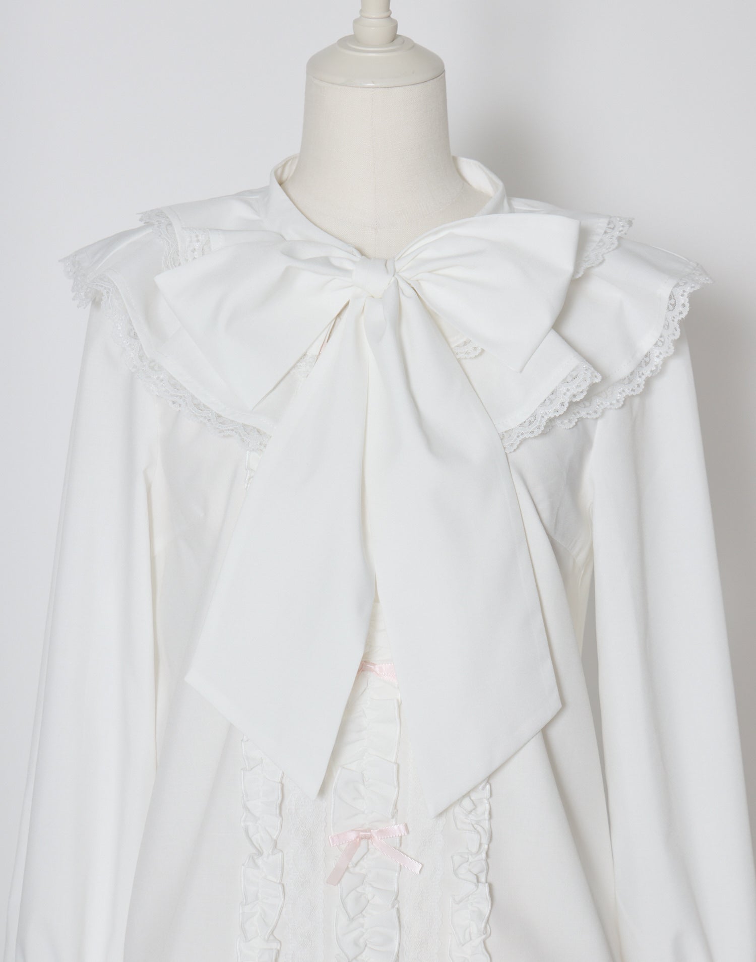 mellfy memory Sugar lace ribbon tie blouse