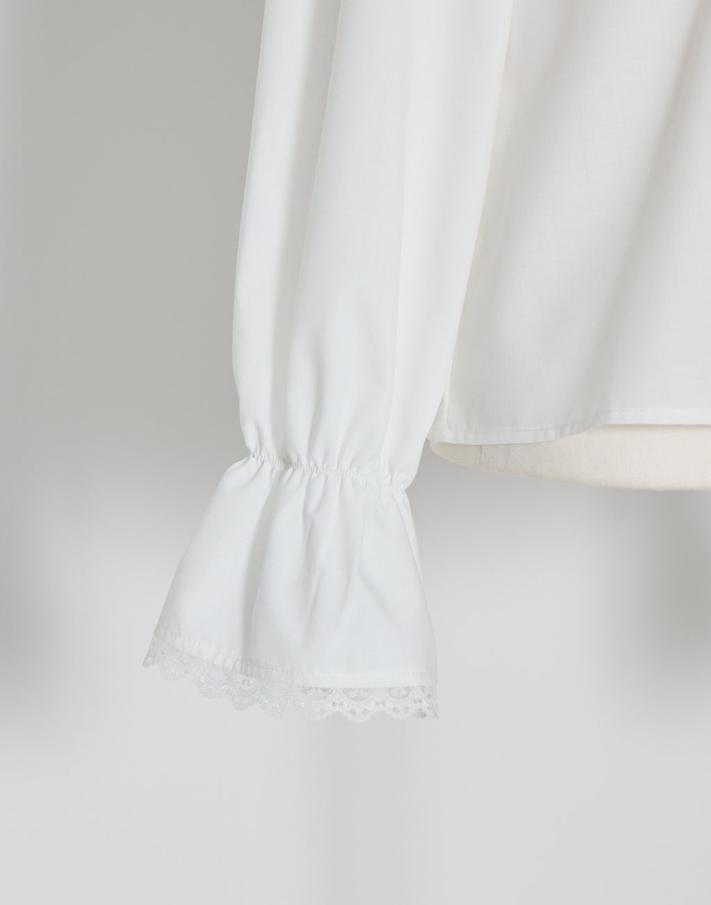 mellfy memory Sugar lace ribbon tie blouse