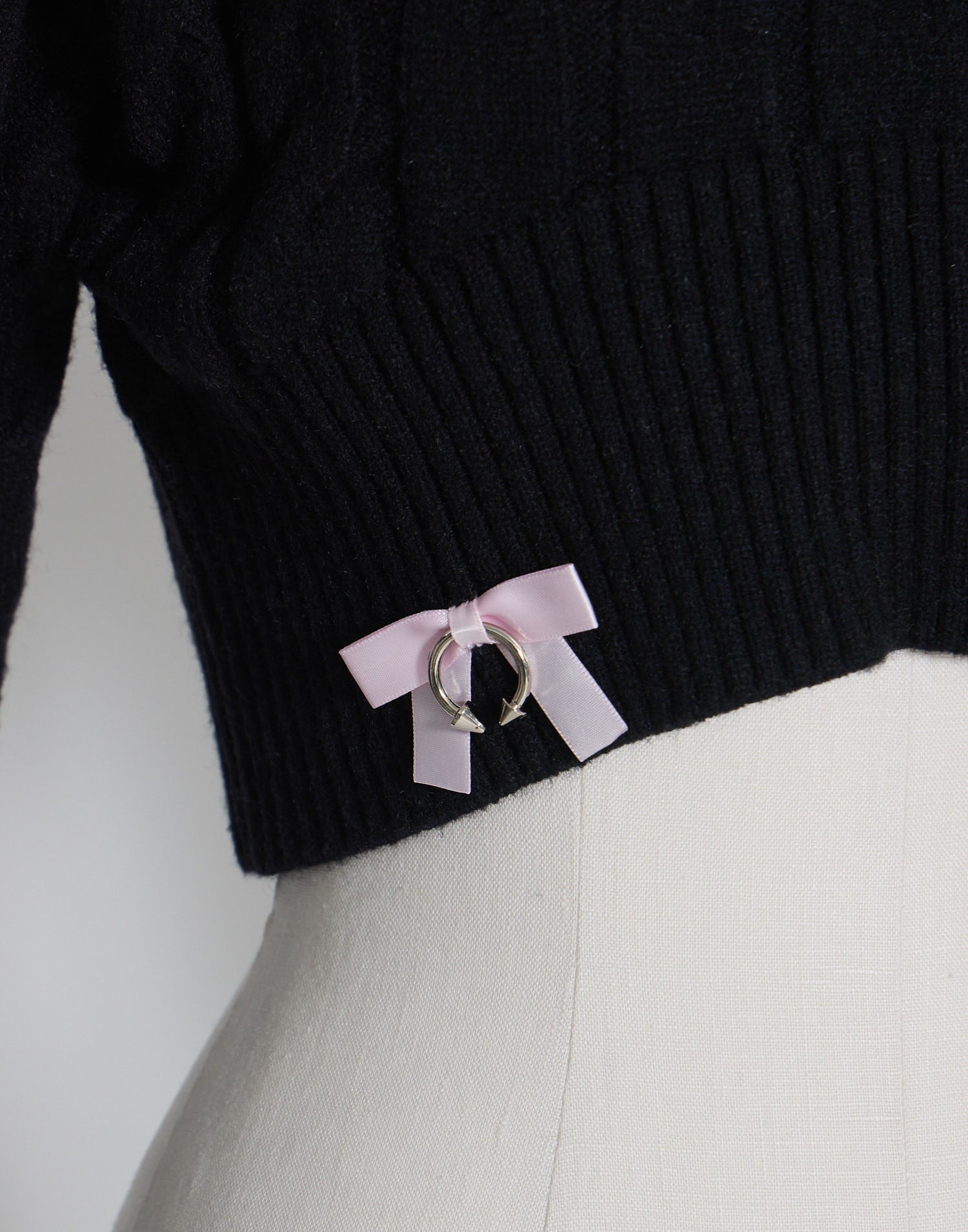 AVENCHUMU Brass knuckle cable knit tops