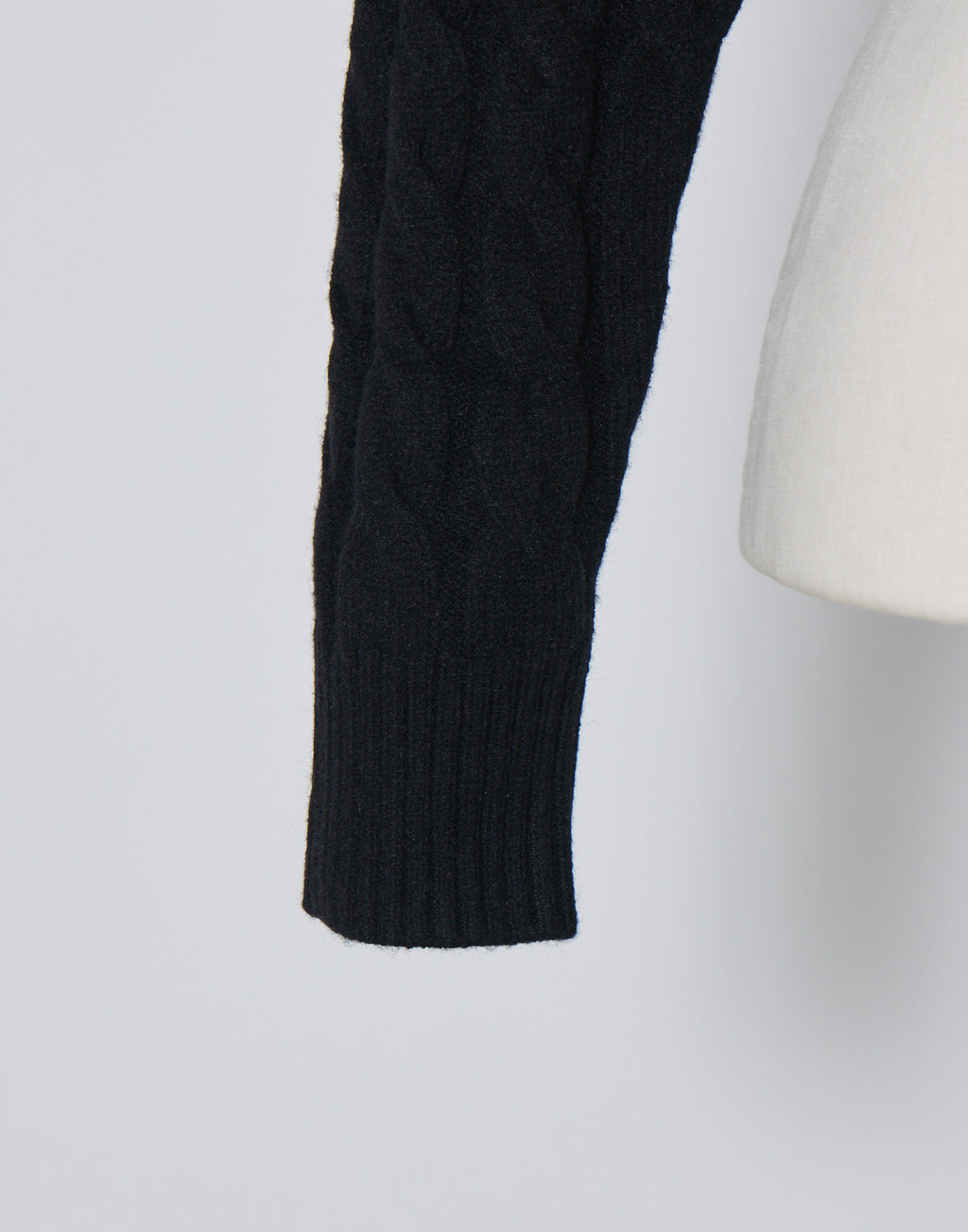 AVENCHUMU Brass knuckle cable knit tops