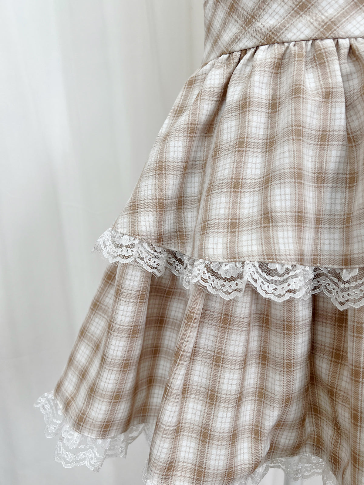 evelyn Checked Lacy Hem Skirt (Beige)