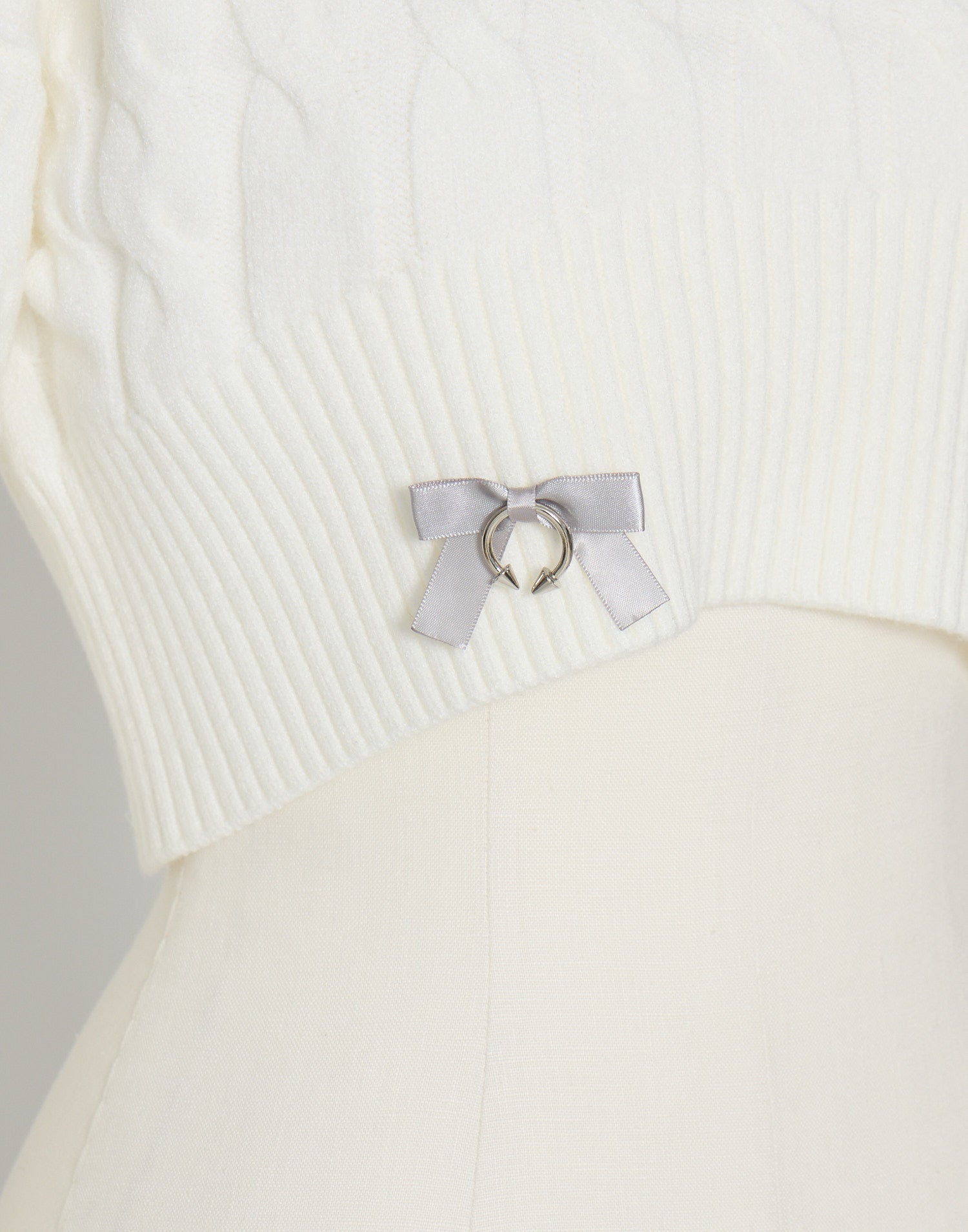 AVENCHUMU Brass knuckle cable knit tops