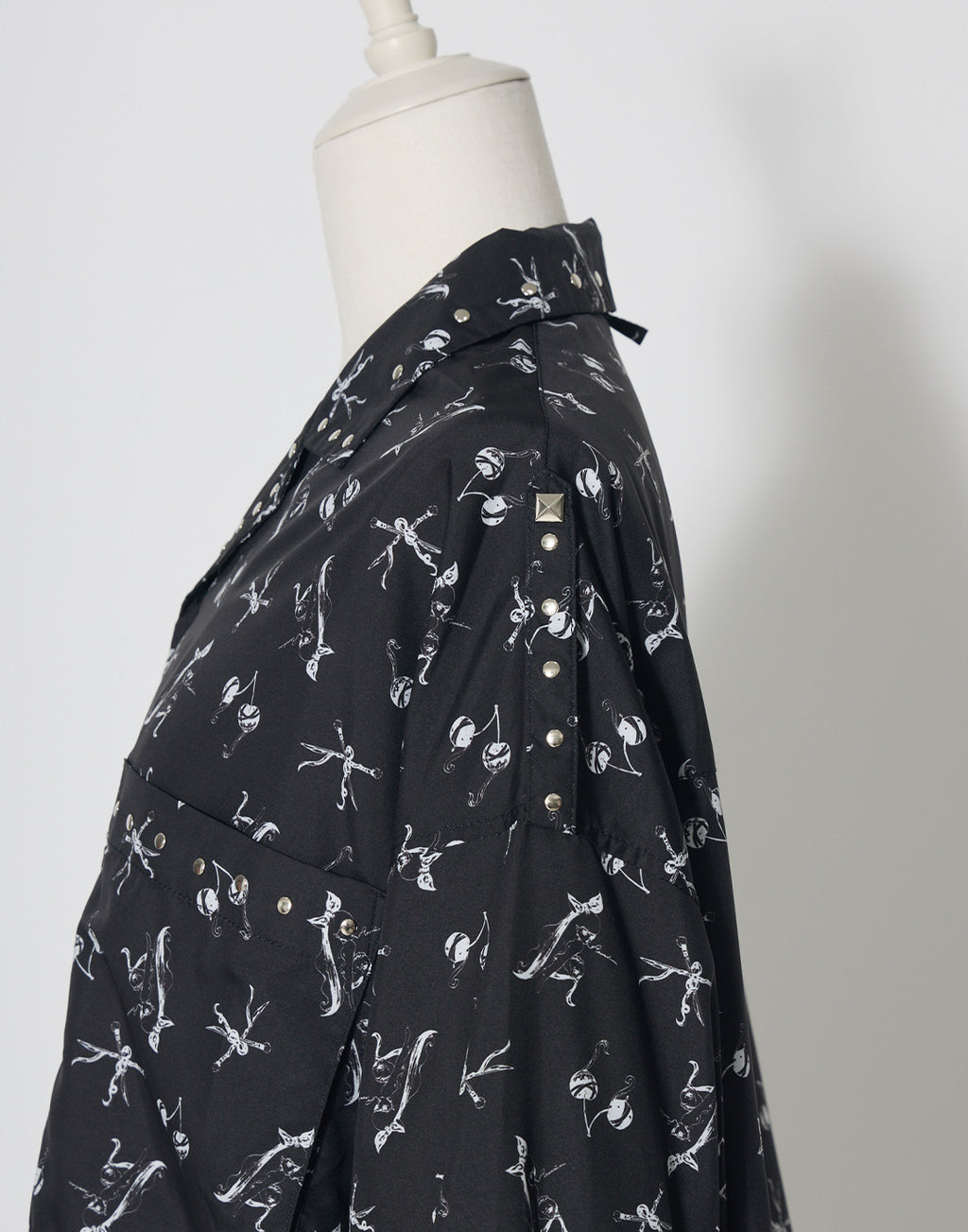 AVENCHUMU ERICO collaboration illustration oversized shirt