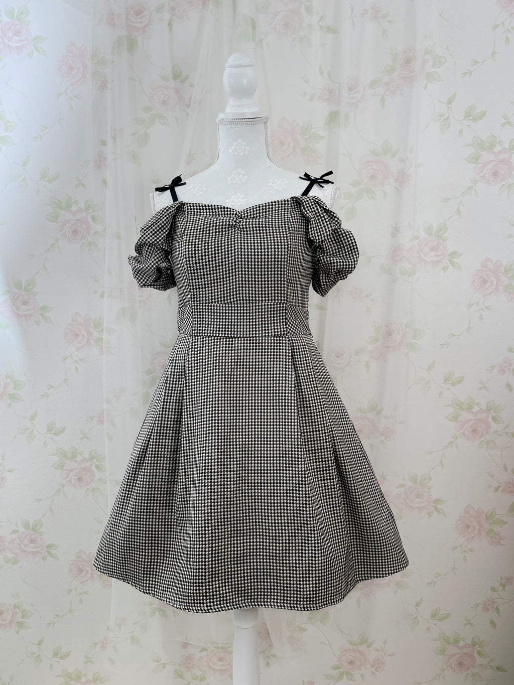 REDYAZEL Checked Off Shoulder Petite Bow Dress (Brown)
