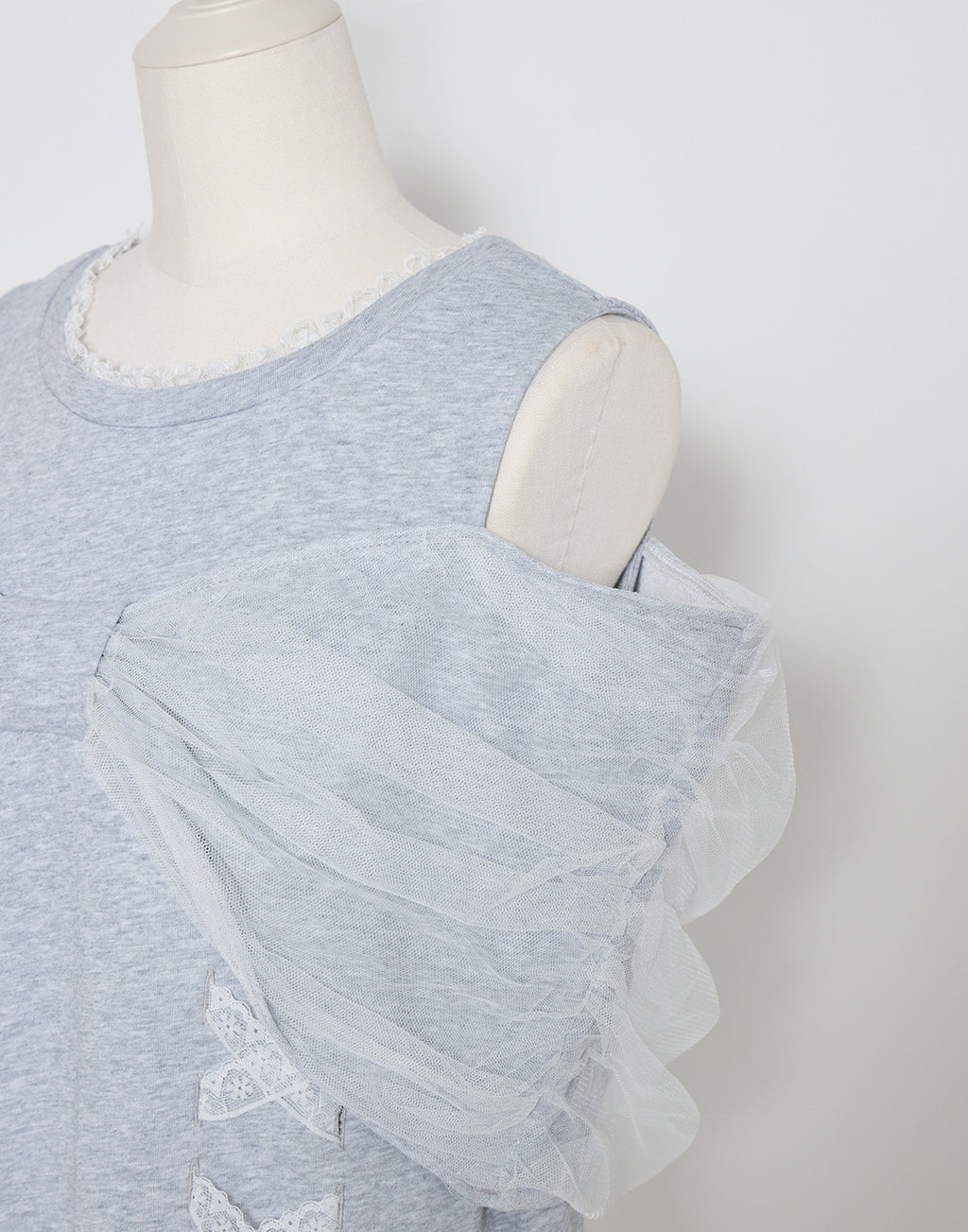 mellfy memory Tulle Ribbon Shoulder Sweat Tunic