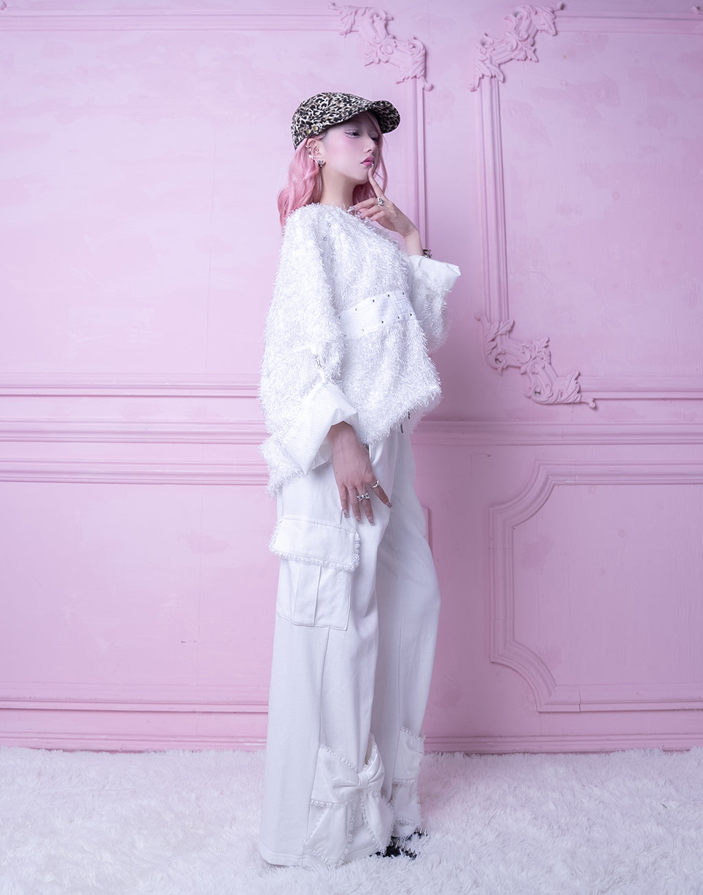 <Deliver in Late September> AVENCHUMU Studs cross shaggy tops