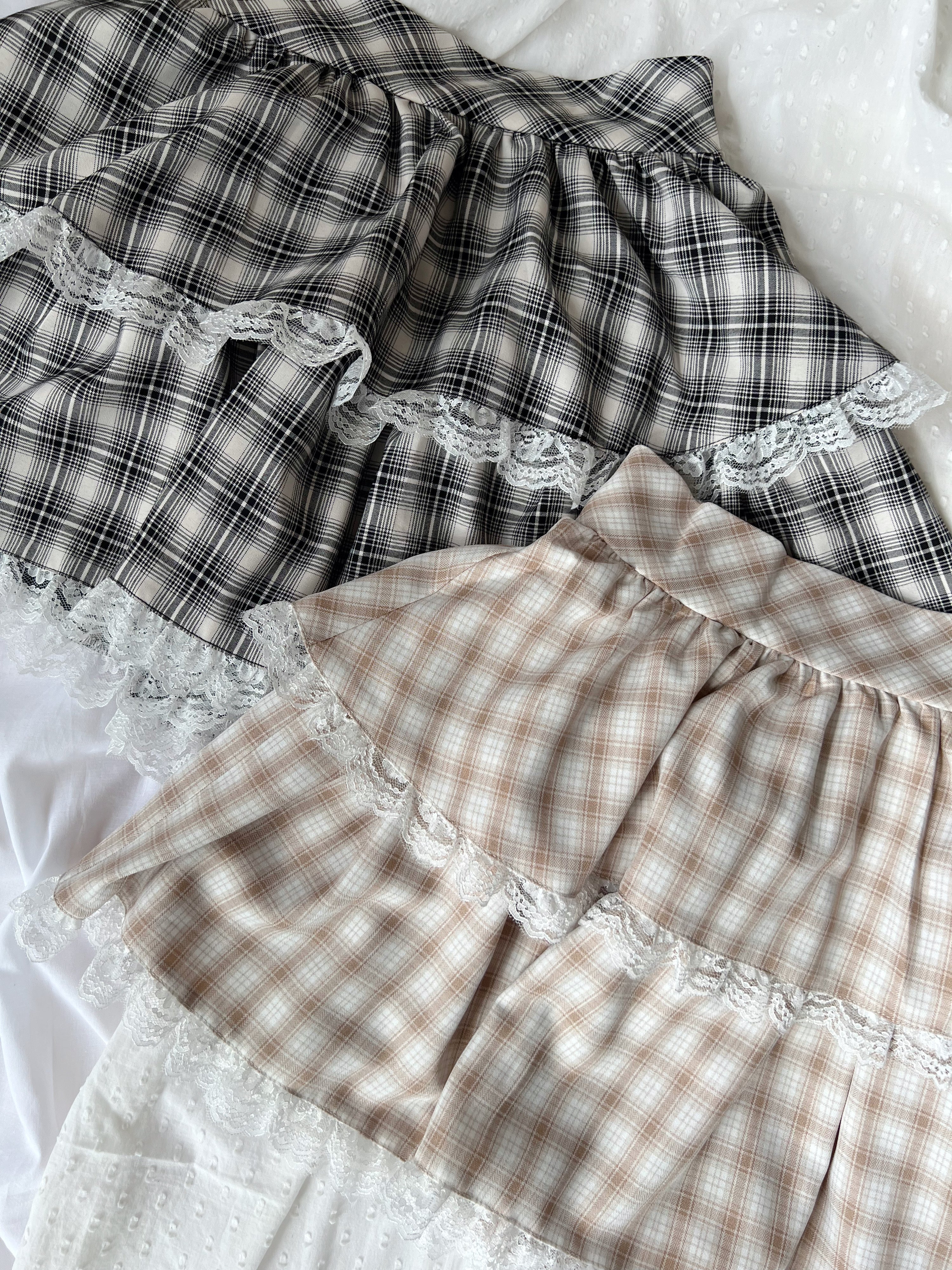 evelyn Checked Lacy Hem Skirt (Black)