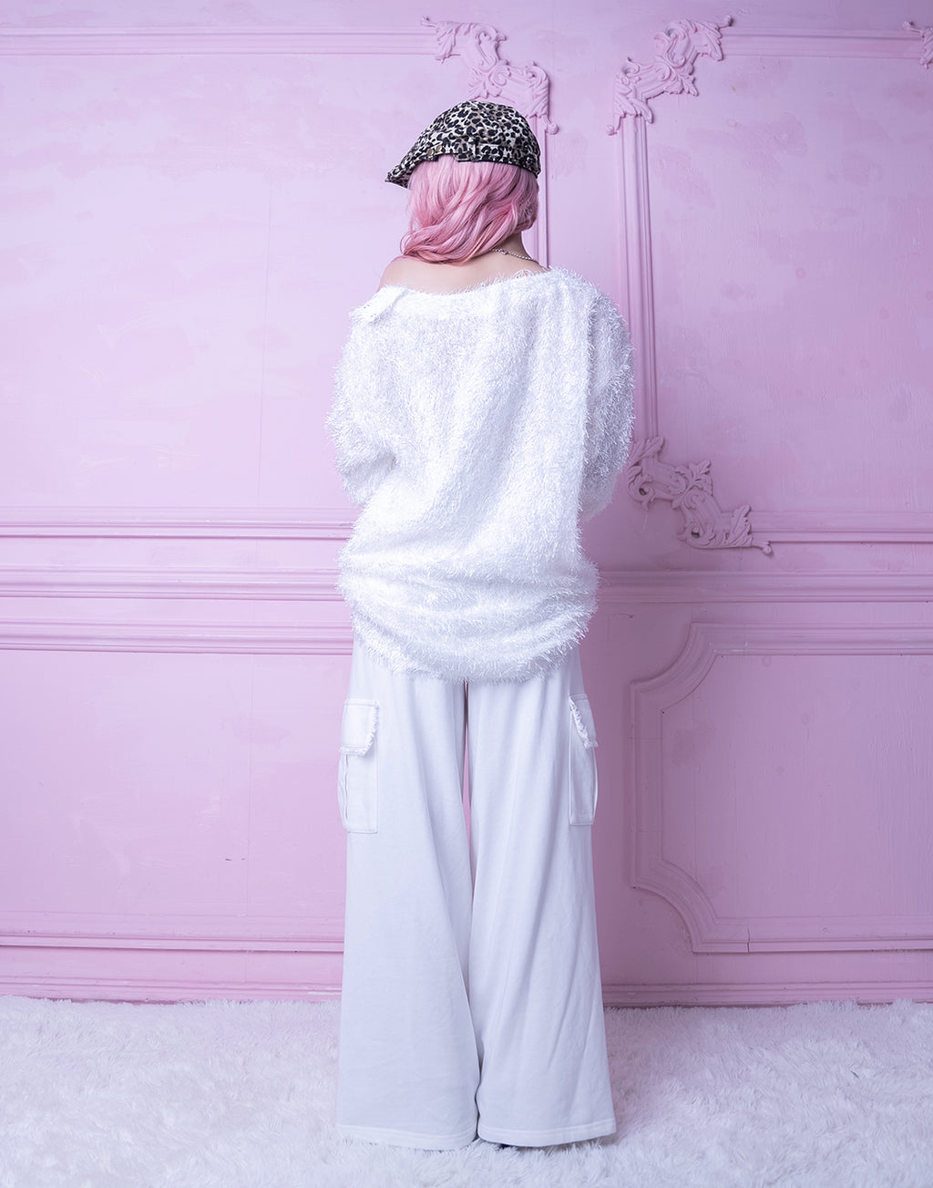 <Deliver in Late September> AVENCHUMU Studs cross shaggy tops