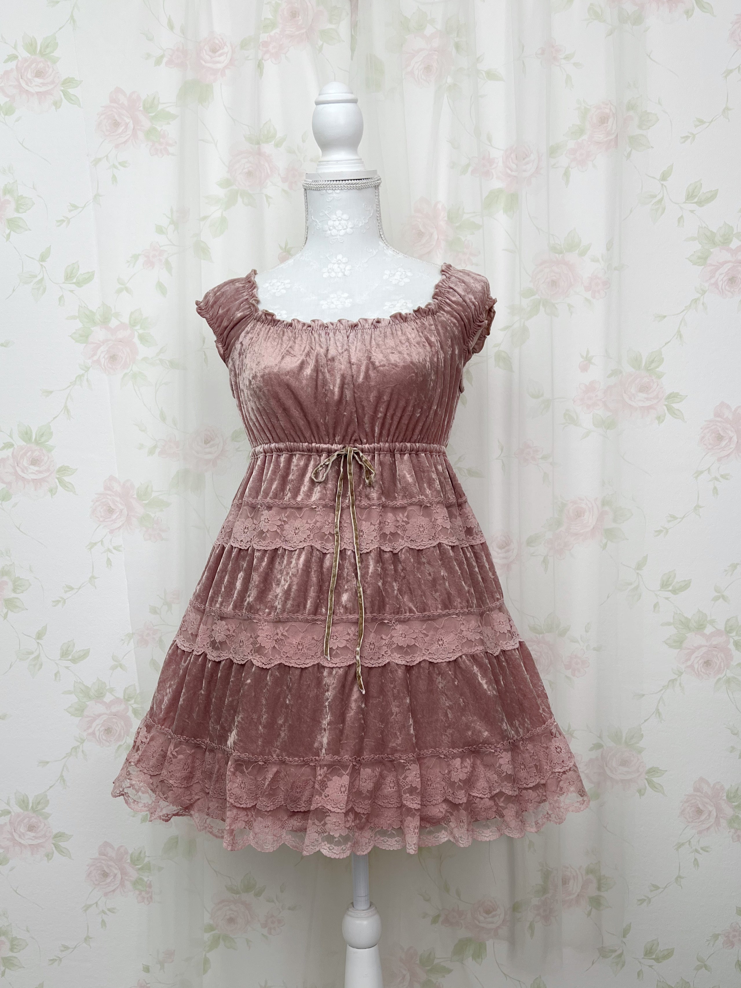 L'EST ROSE Velvet Lace Dress (Antique Pink)