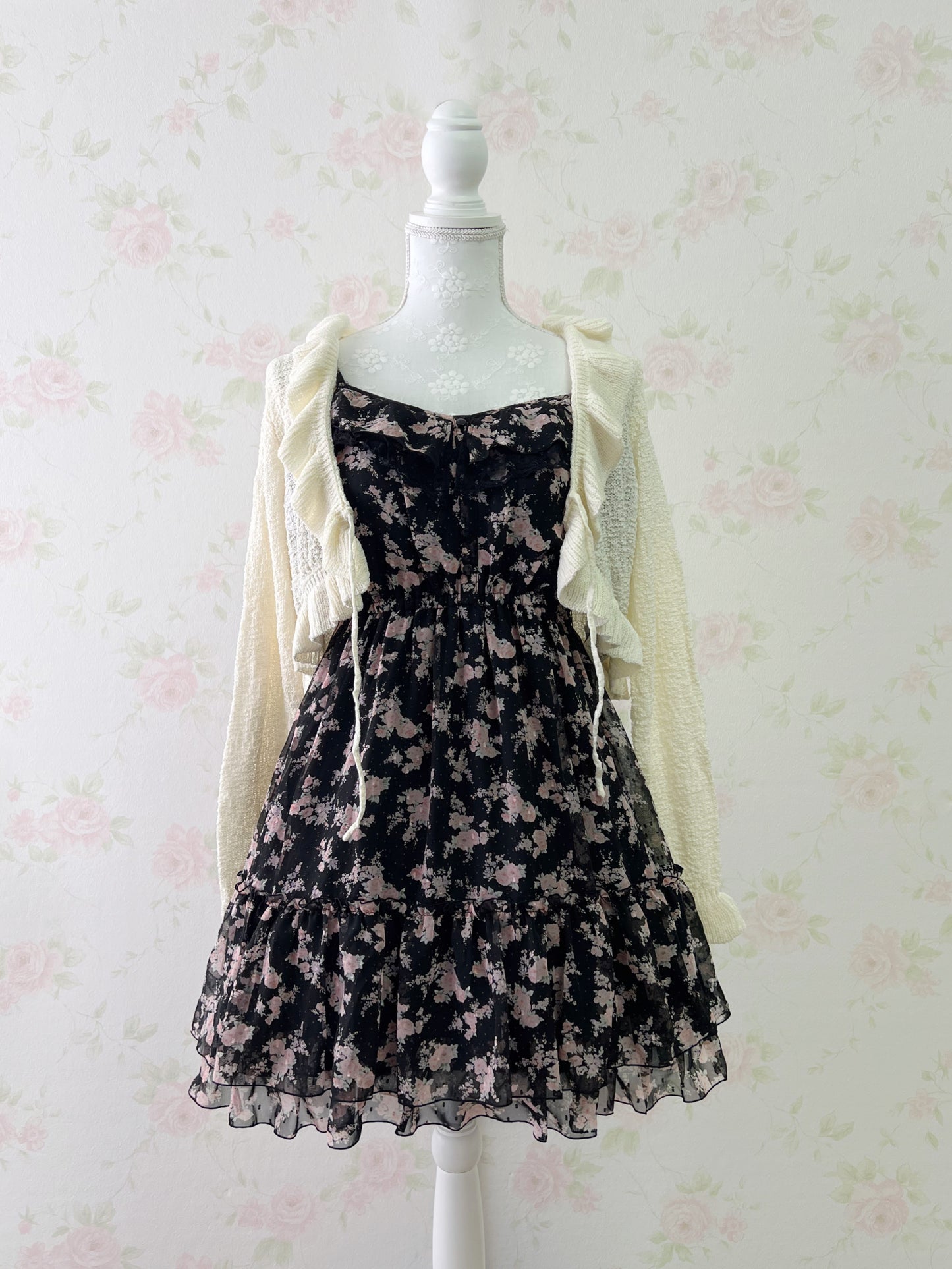 L’EST ROSE Petite Floral Camisole Dress (Black)