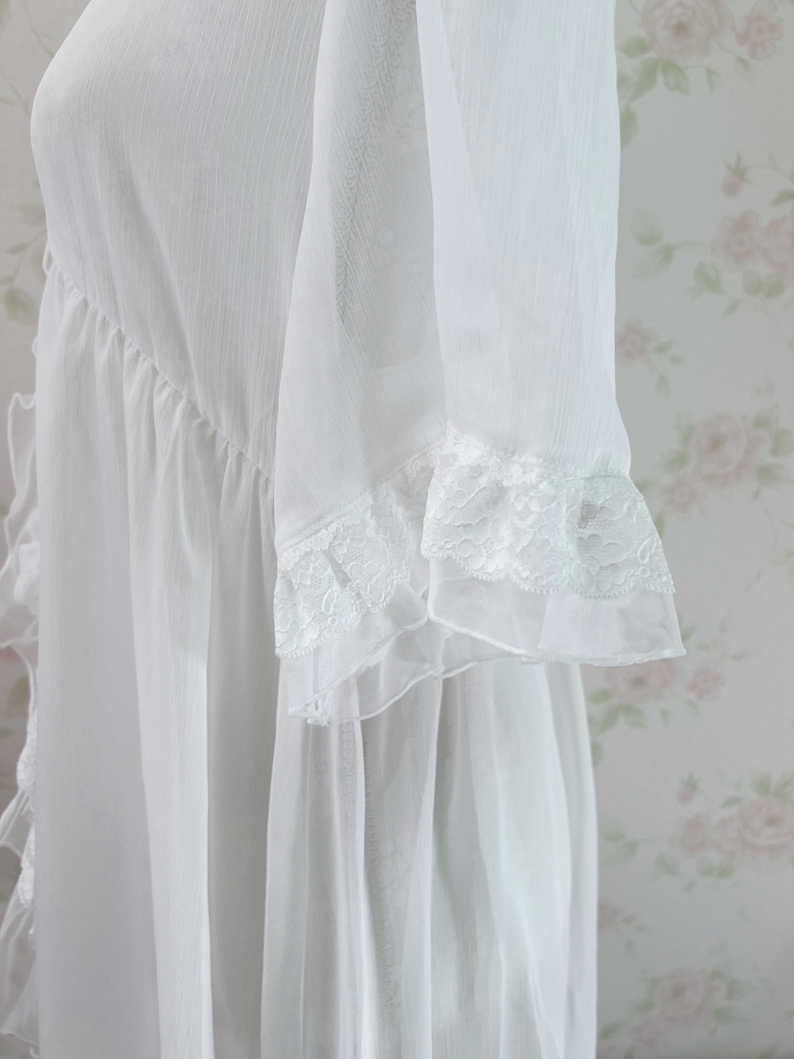 axes femme Princess Tulle Ruffled Gown (White)