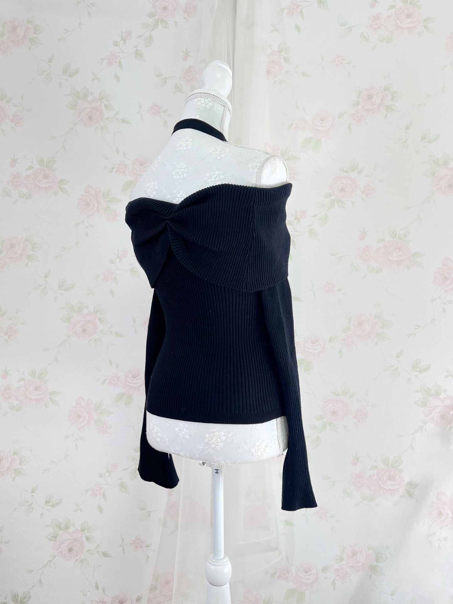 GRL Ribbon Front Halter Neck Knit Top  (Black)