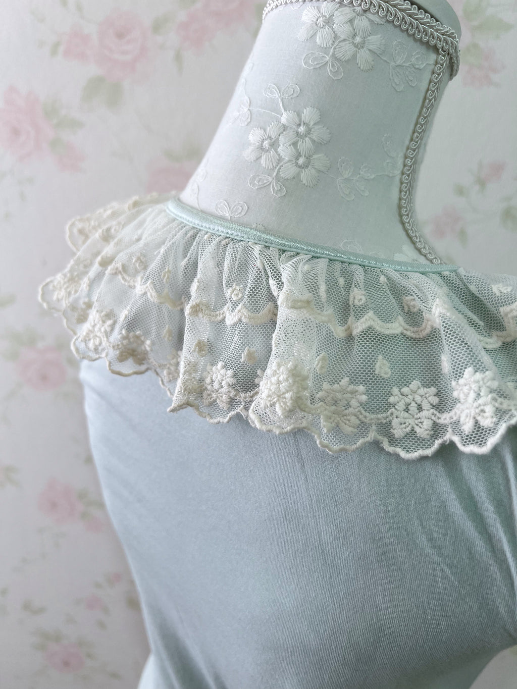 earth music & ecology Lacy Collar Tank Top (Mint Green)