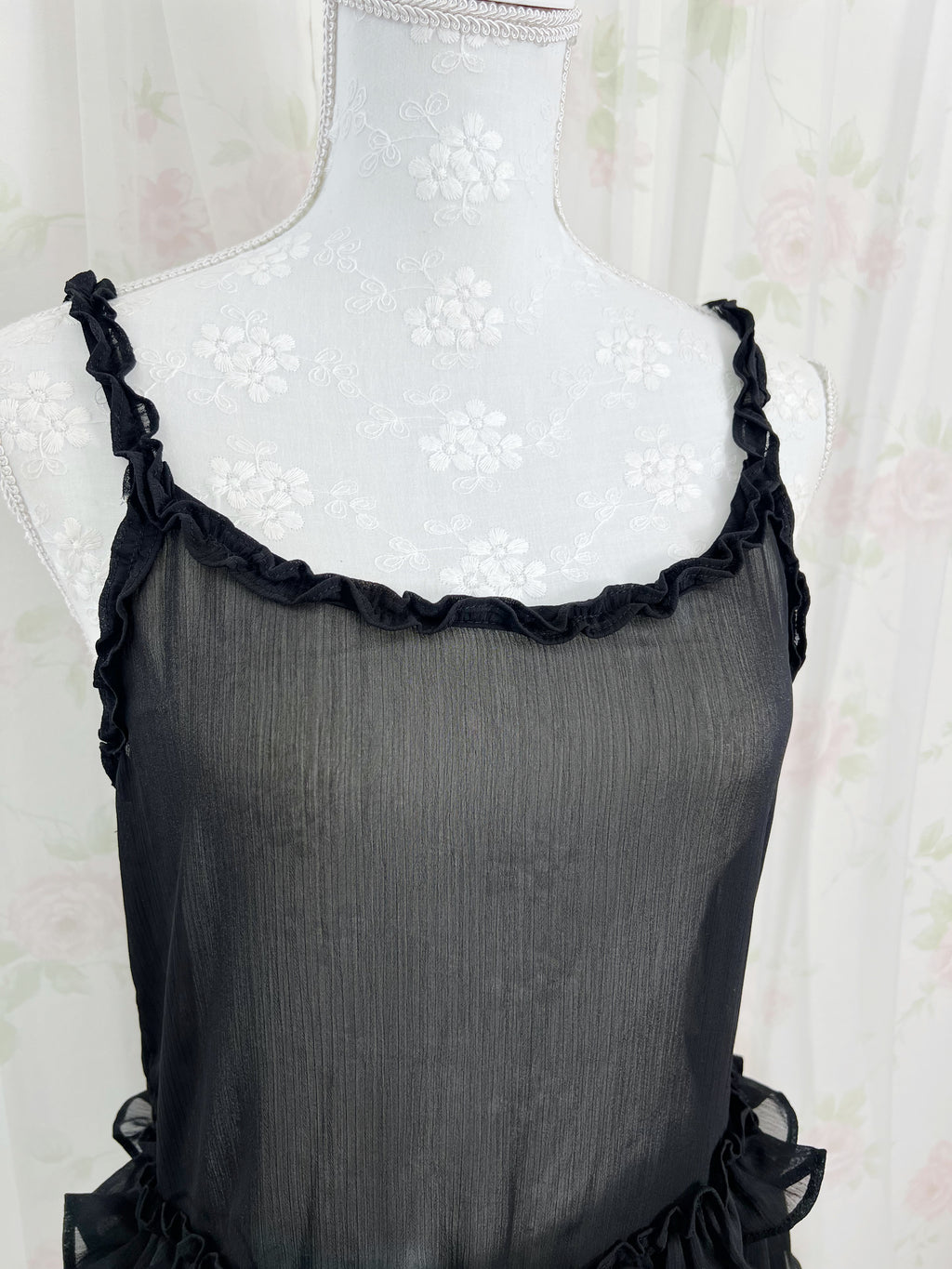 Chiffon Layered Hem Camisole (Black)