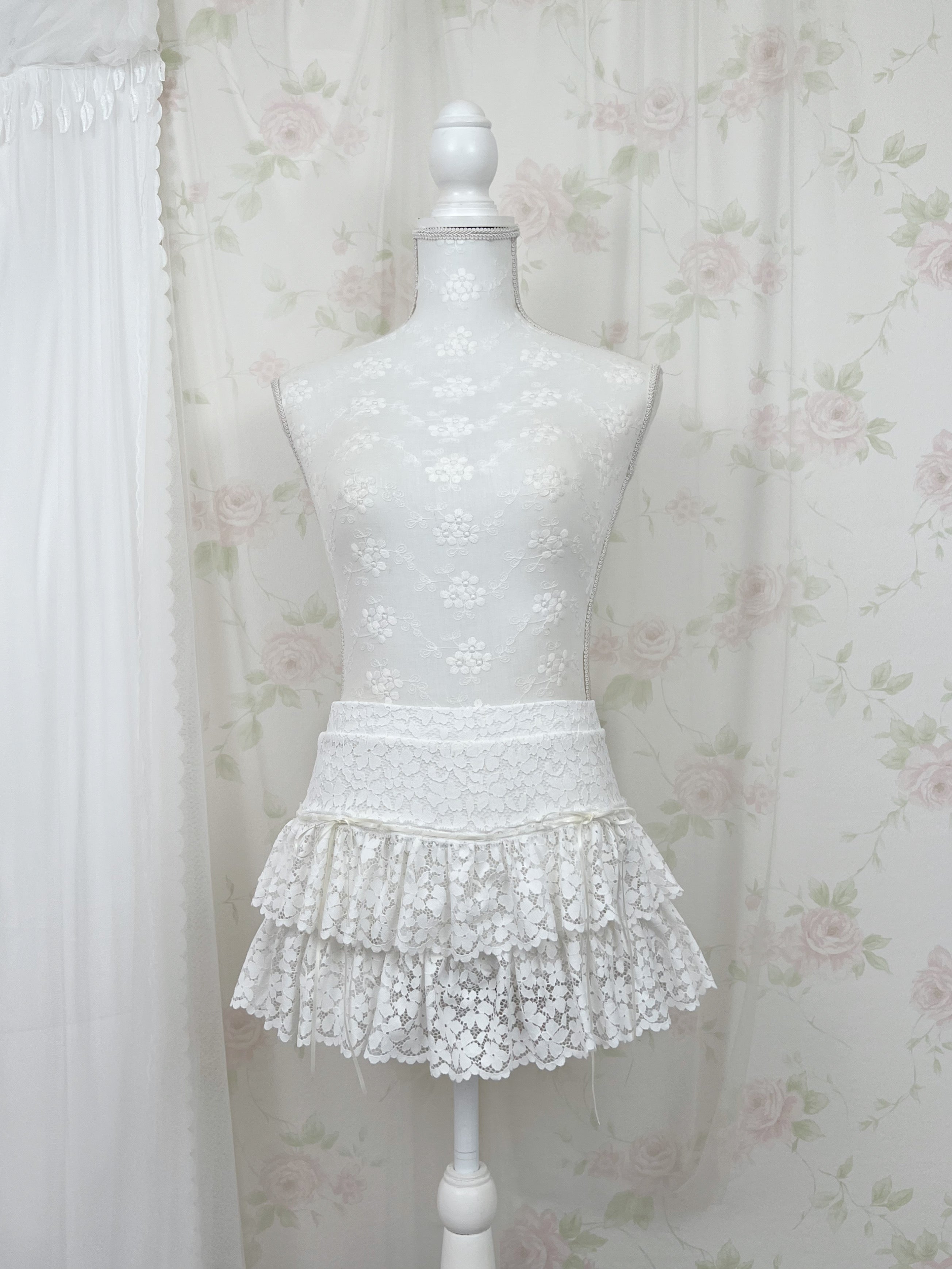 Vintage Angel Angel Lace Skirt (Ivory)