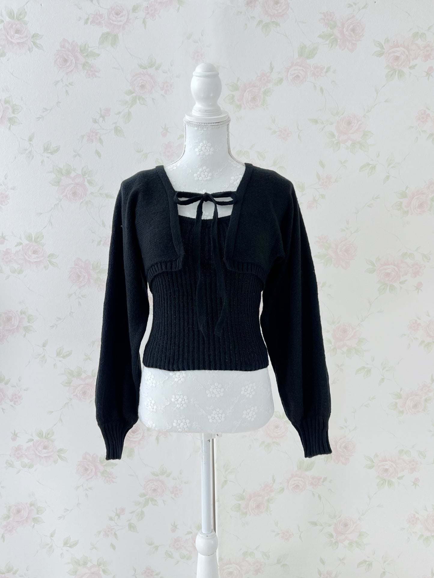 (18% OFF) GRL Camisole Cardigan Set (Black)