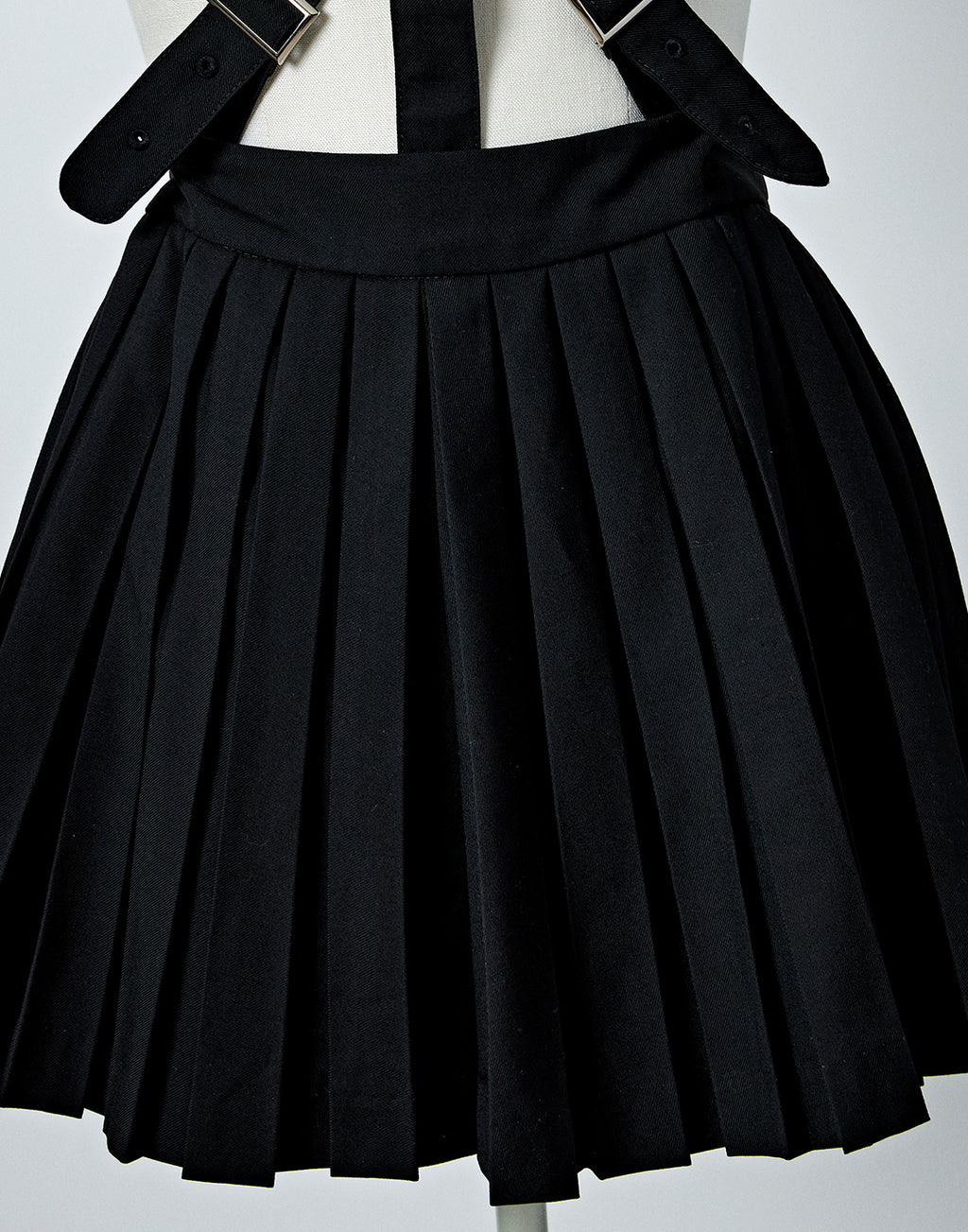 Girls pleated harness skirt