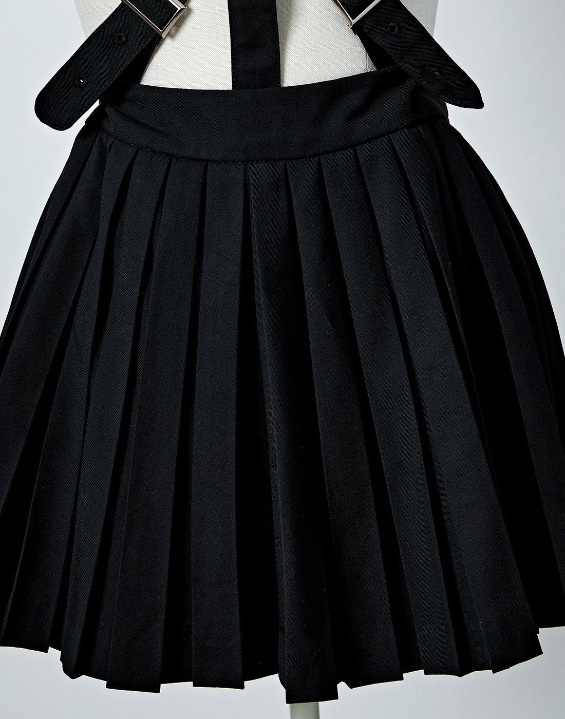 Girls pleated harness skirt