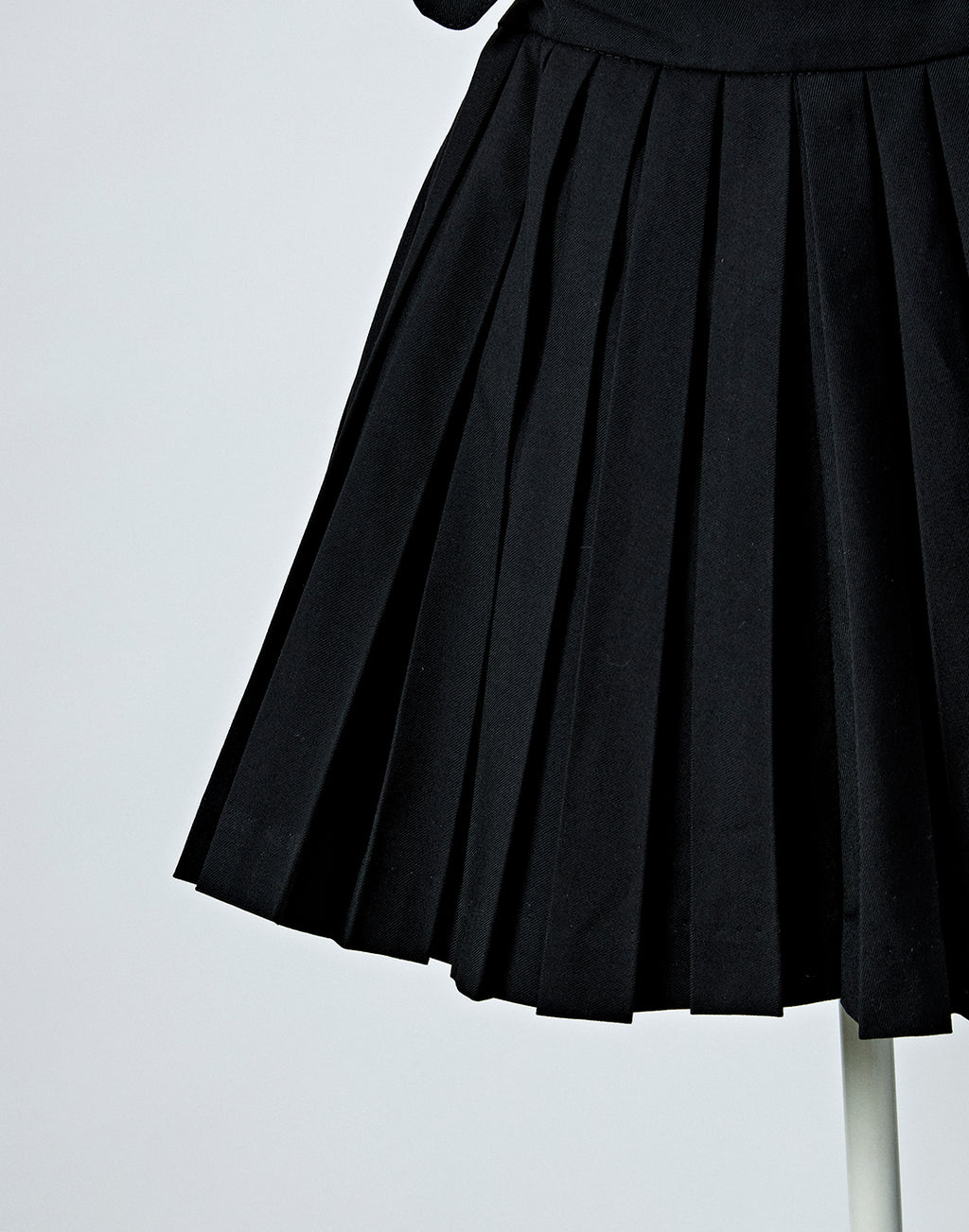 Girls pleated harness skirt
