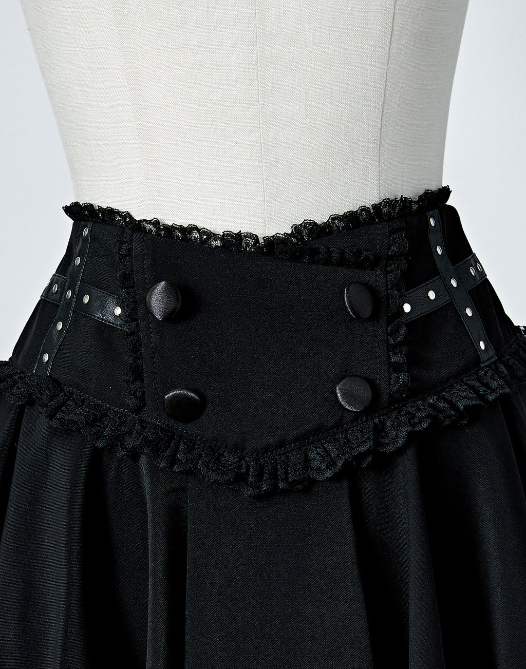 Back frill skirt-like pants